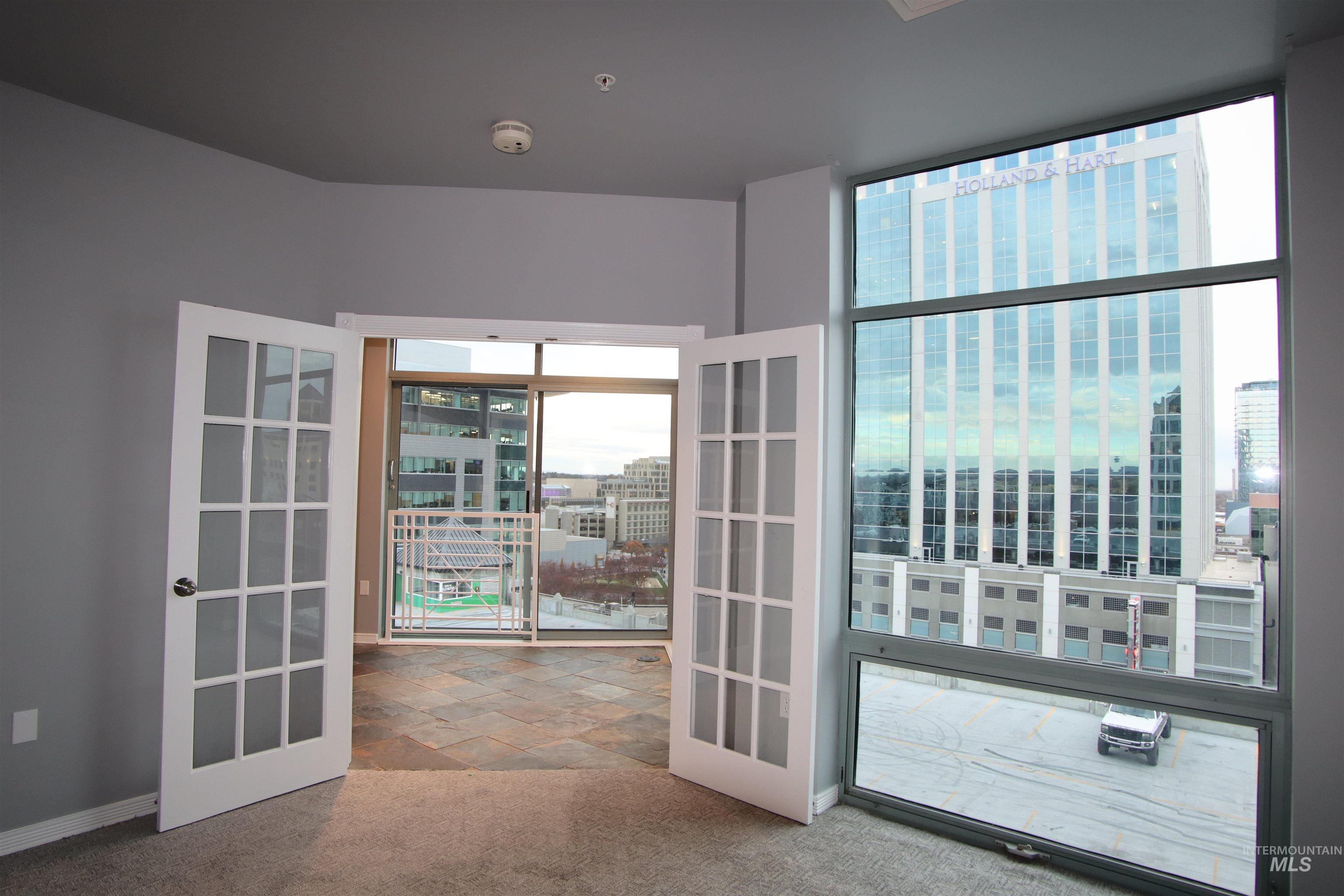 199 N Capitol Property Photo 14