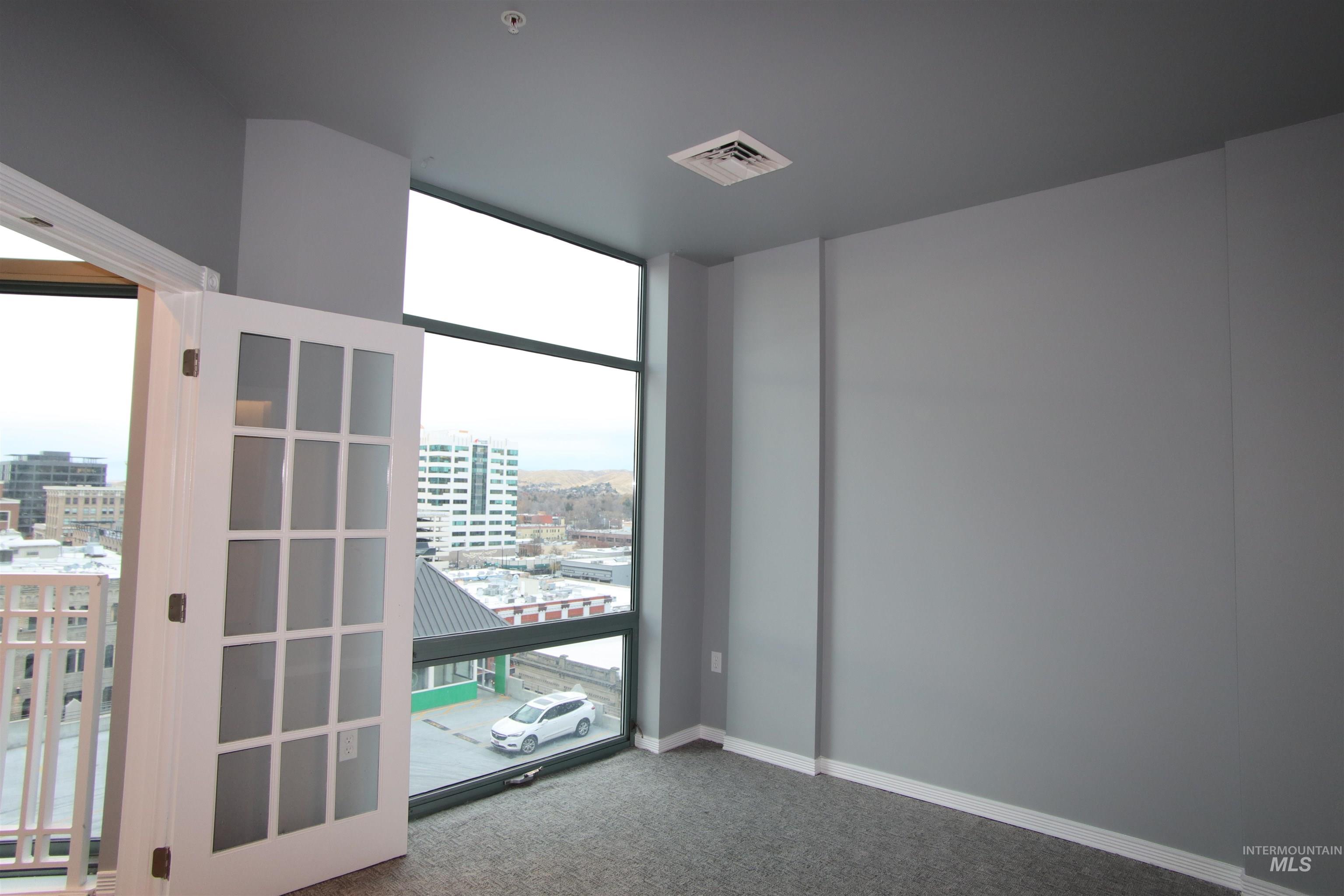 199 N Capitol Property Photo 16