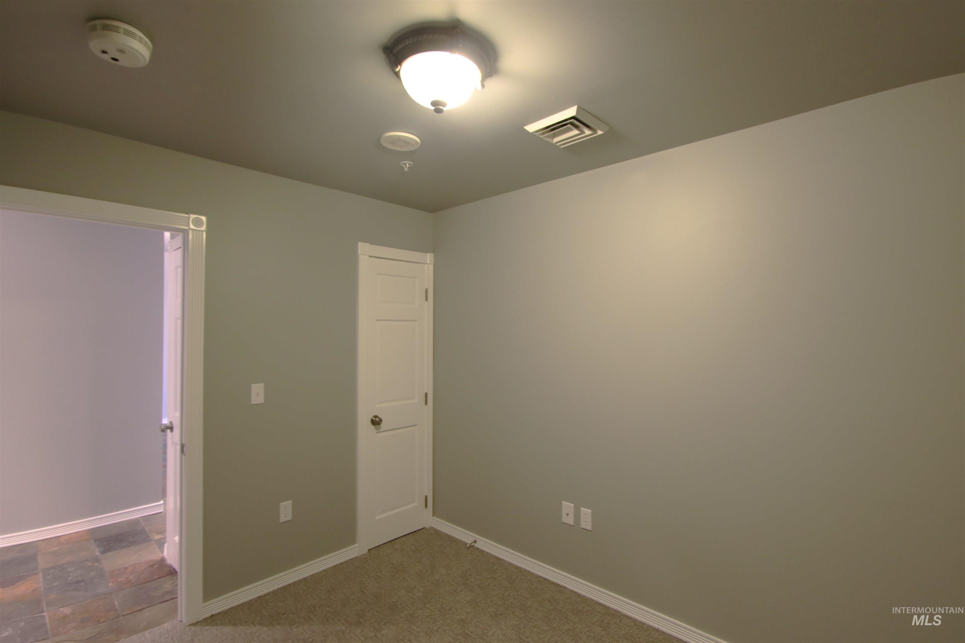 199 N Capitol Property Photo 20
