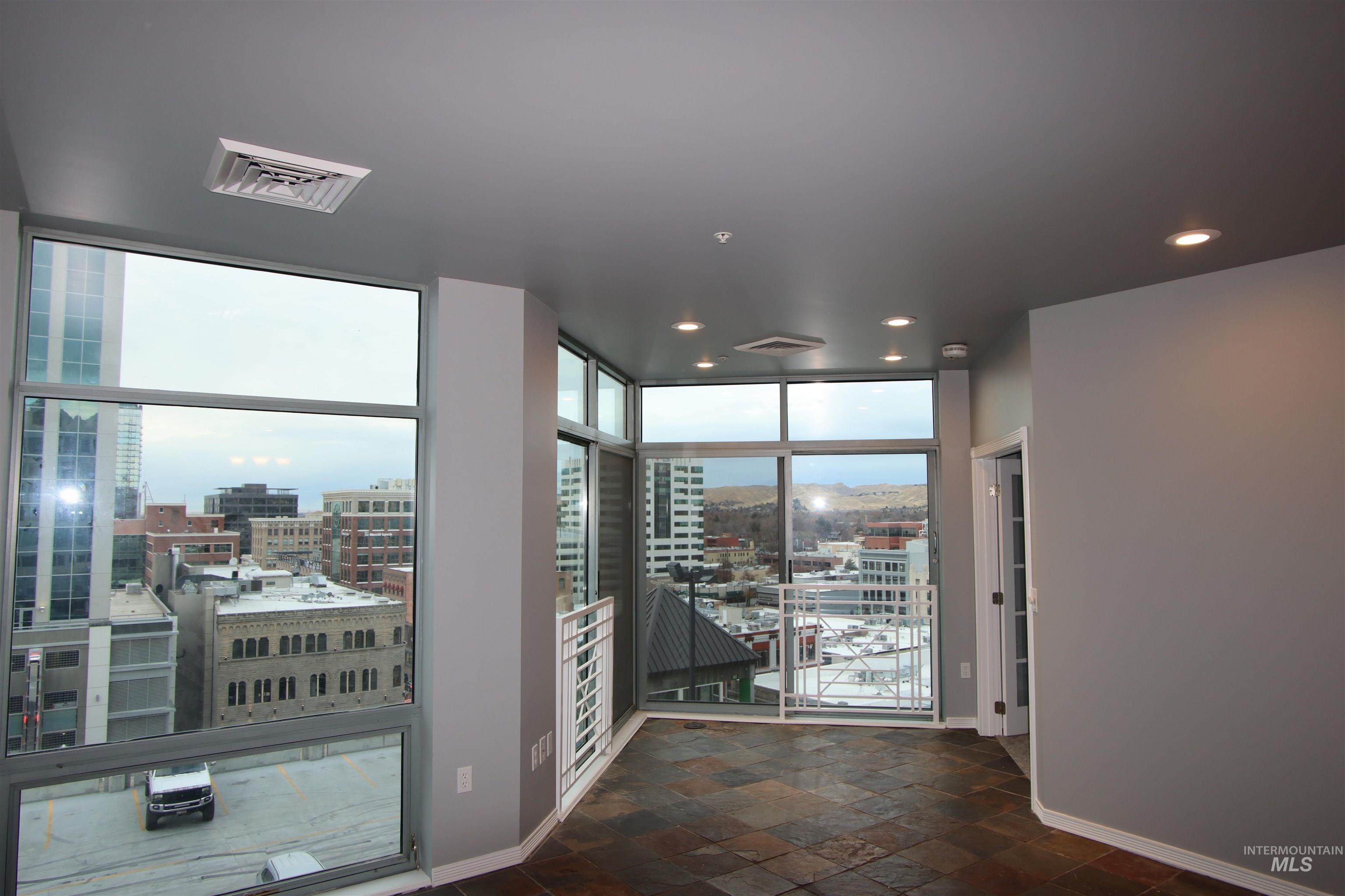 199 N Capitol Property Photo 25