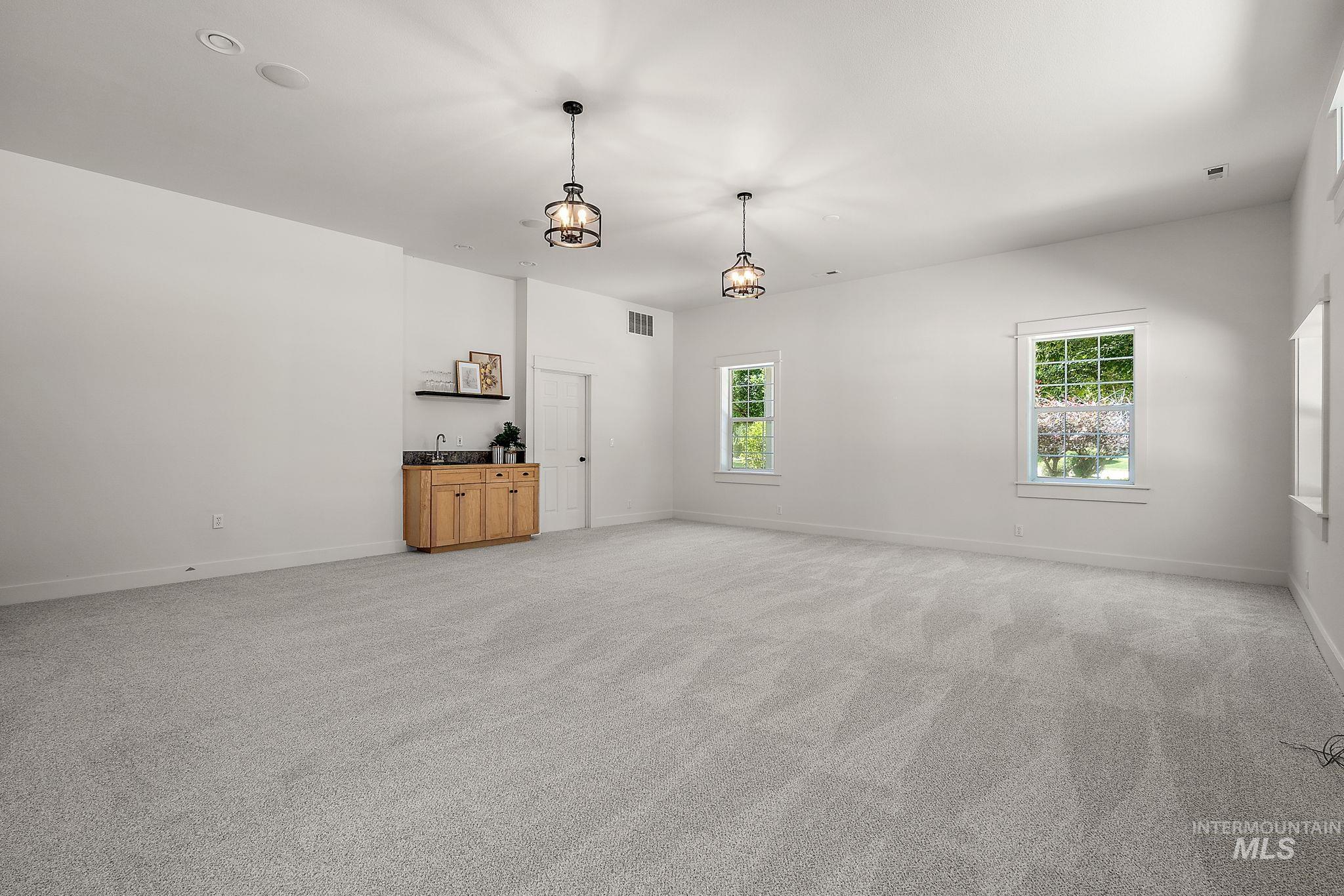 692 N Sierra View Dr Property Photo 27