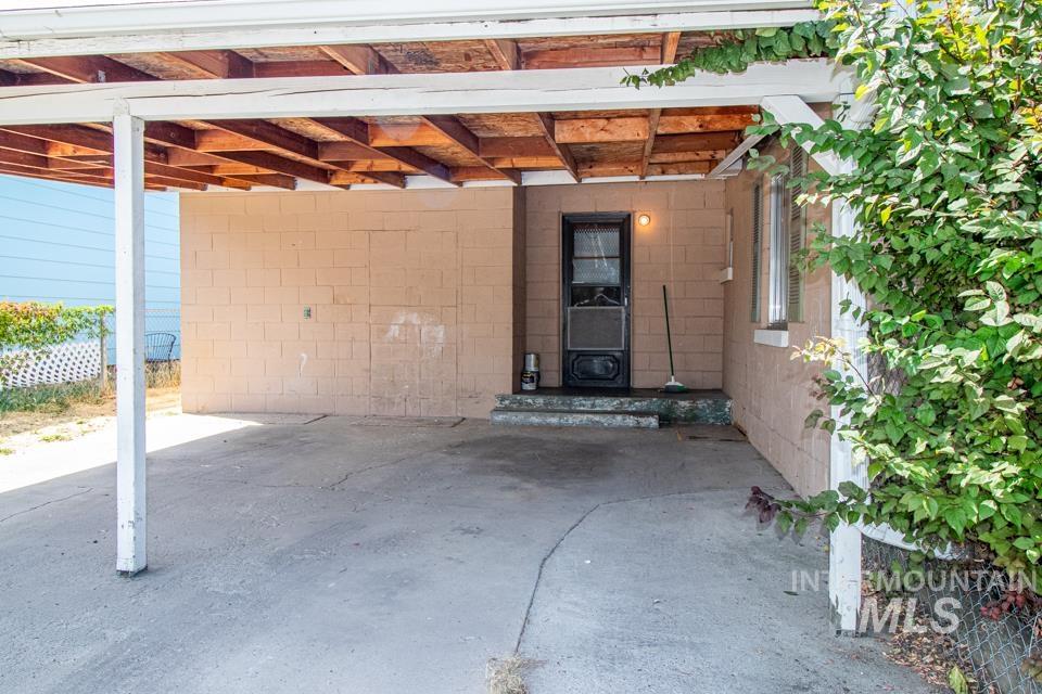 402 S Hayes Property Photo 5