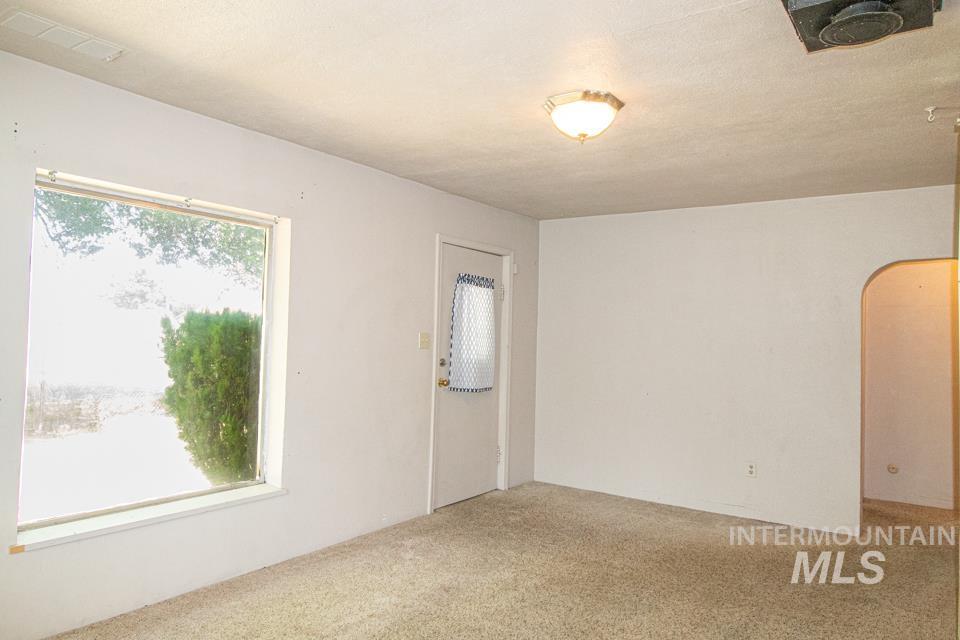 402 S Hayes Property Photo 8