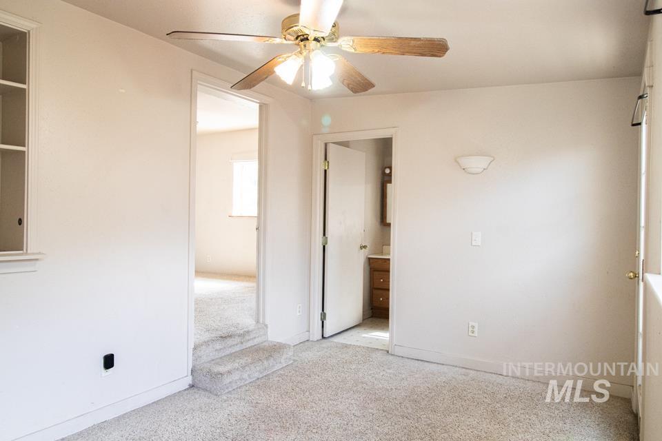 402 S Hayes Property Photo 17