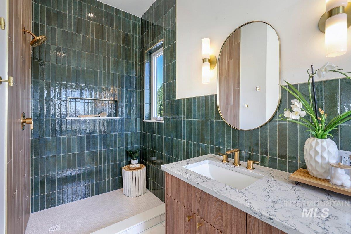 2282 E 4400 N Property Photo 24