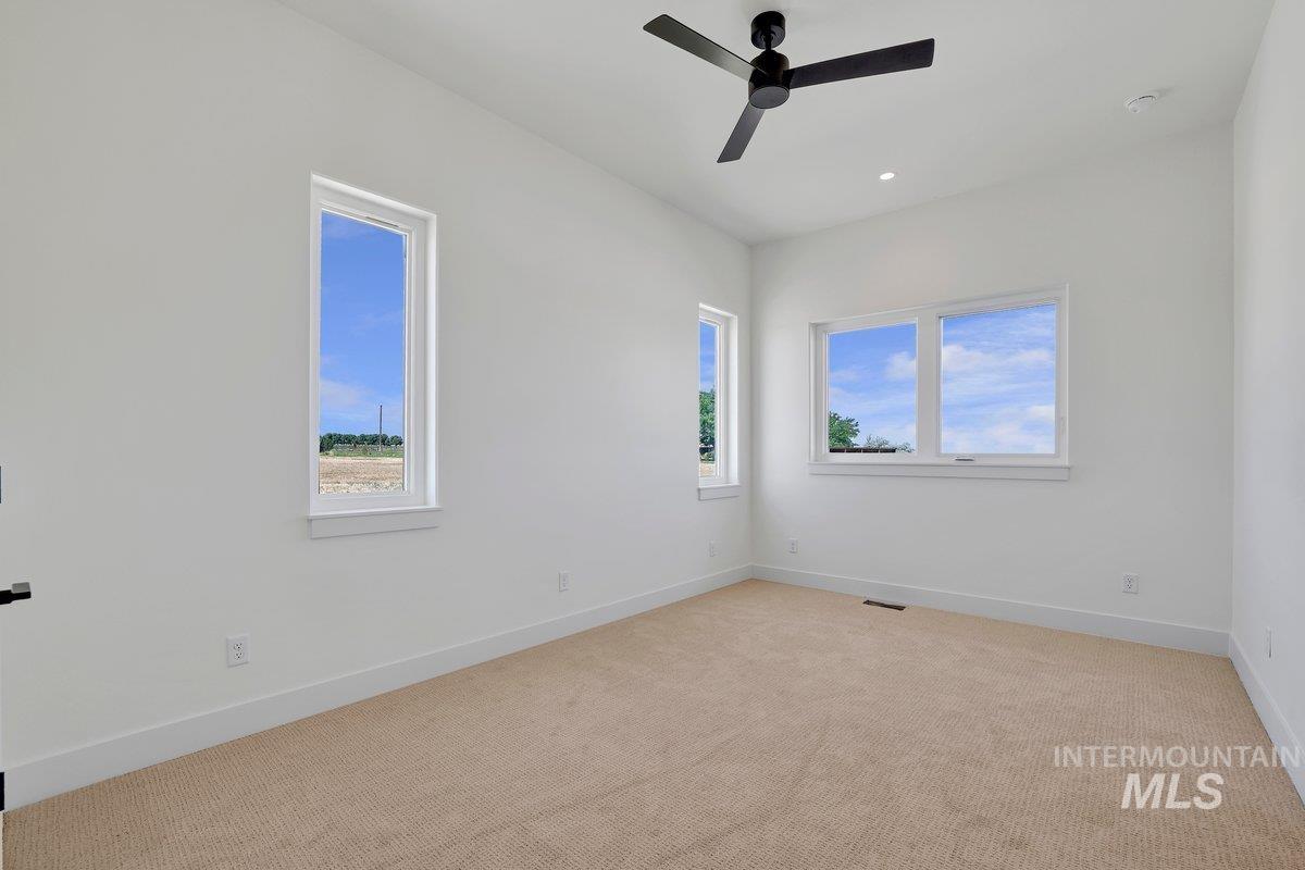 2282 E 4400 N Property Photo 29