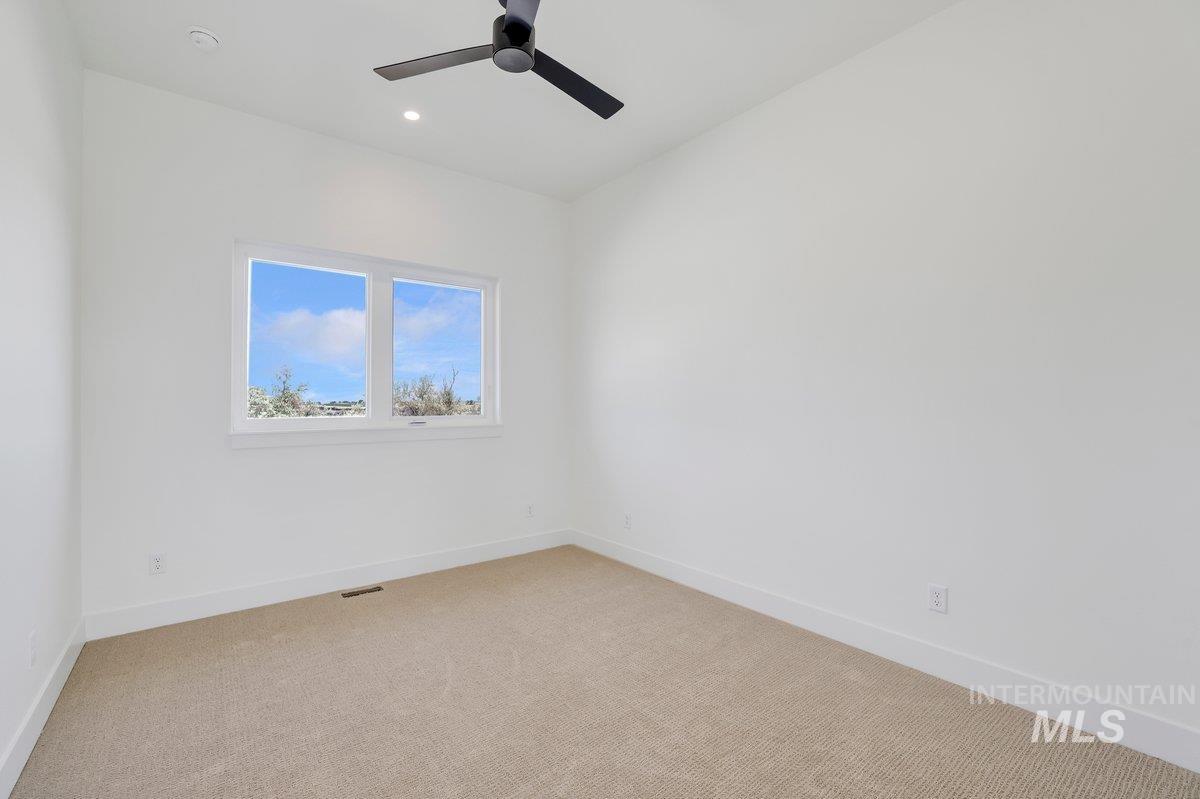 2282 E 4400 N Property Photo 32