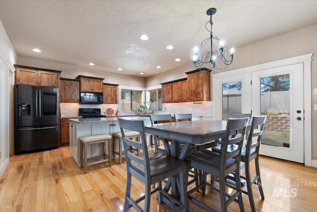 2520 W Mill Court Property Photo 9