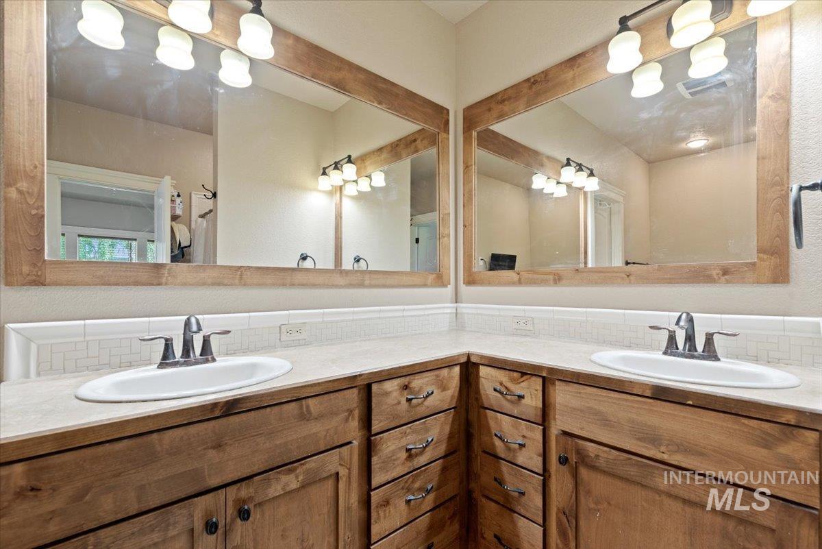 2520 W Mill Court Property Photo 24