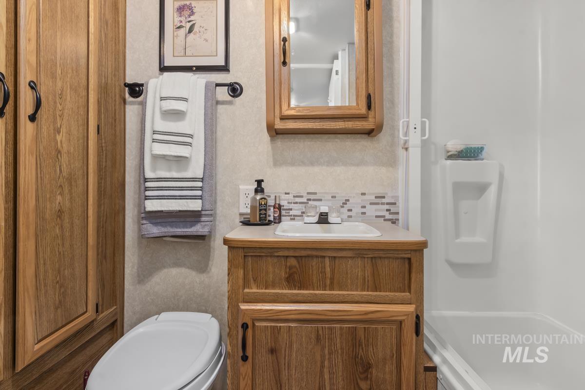 518 Brenda Drive Property Photo 12