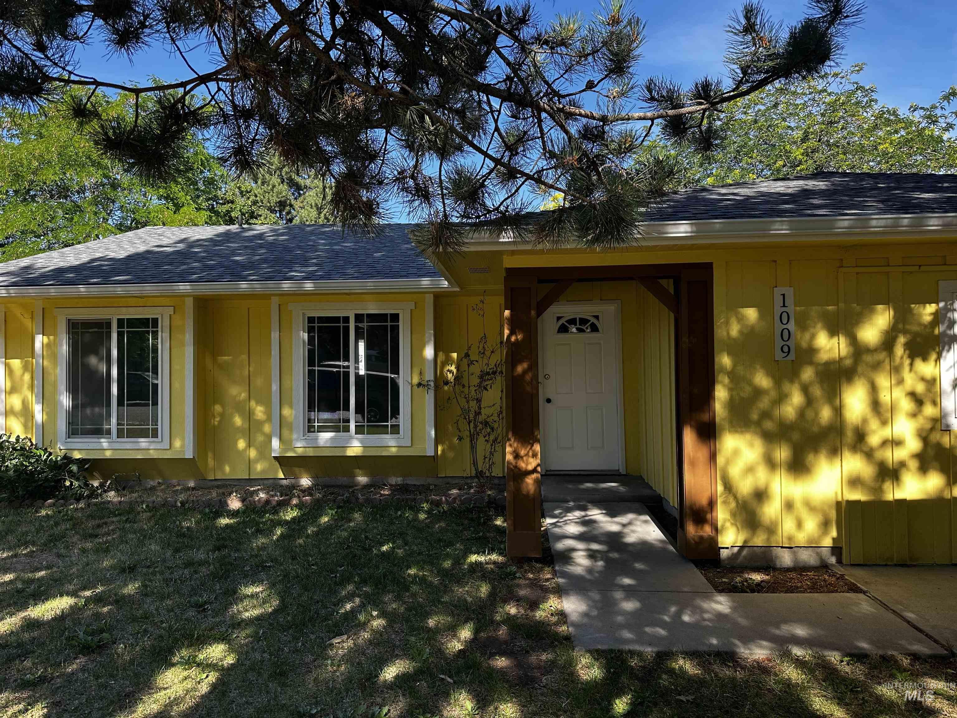 1009 Poppy Dr Property Photo 1