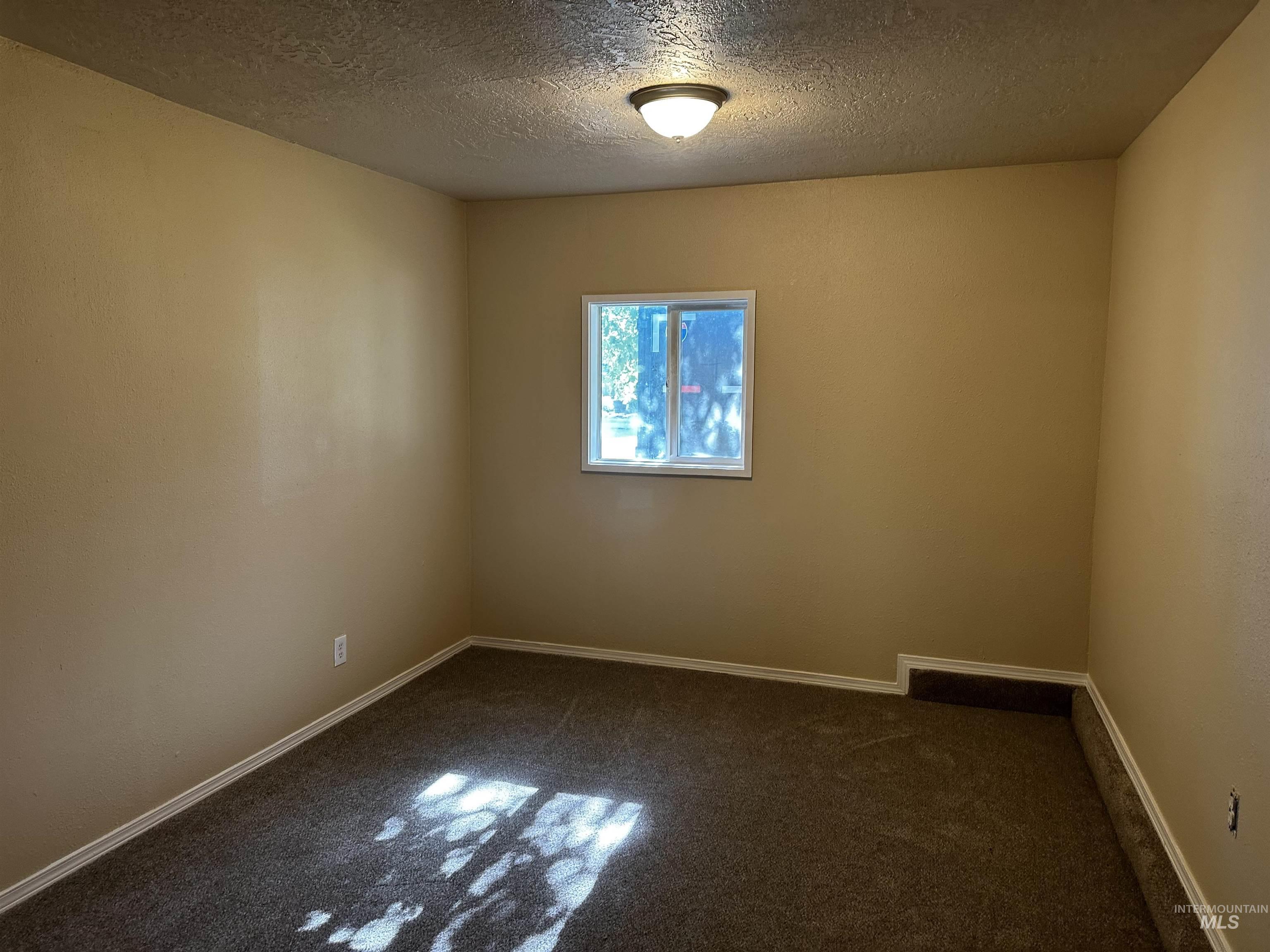 1009 Poppy Dr Property Photo 8