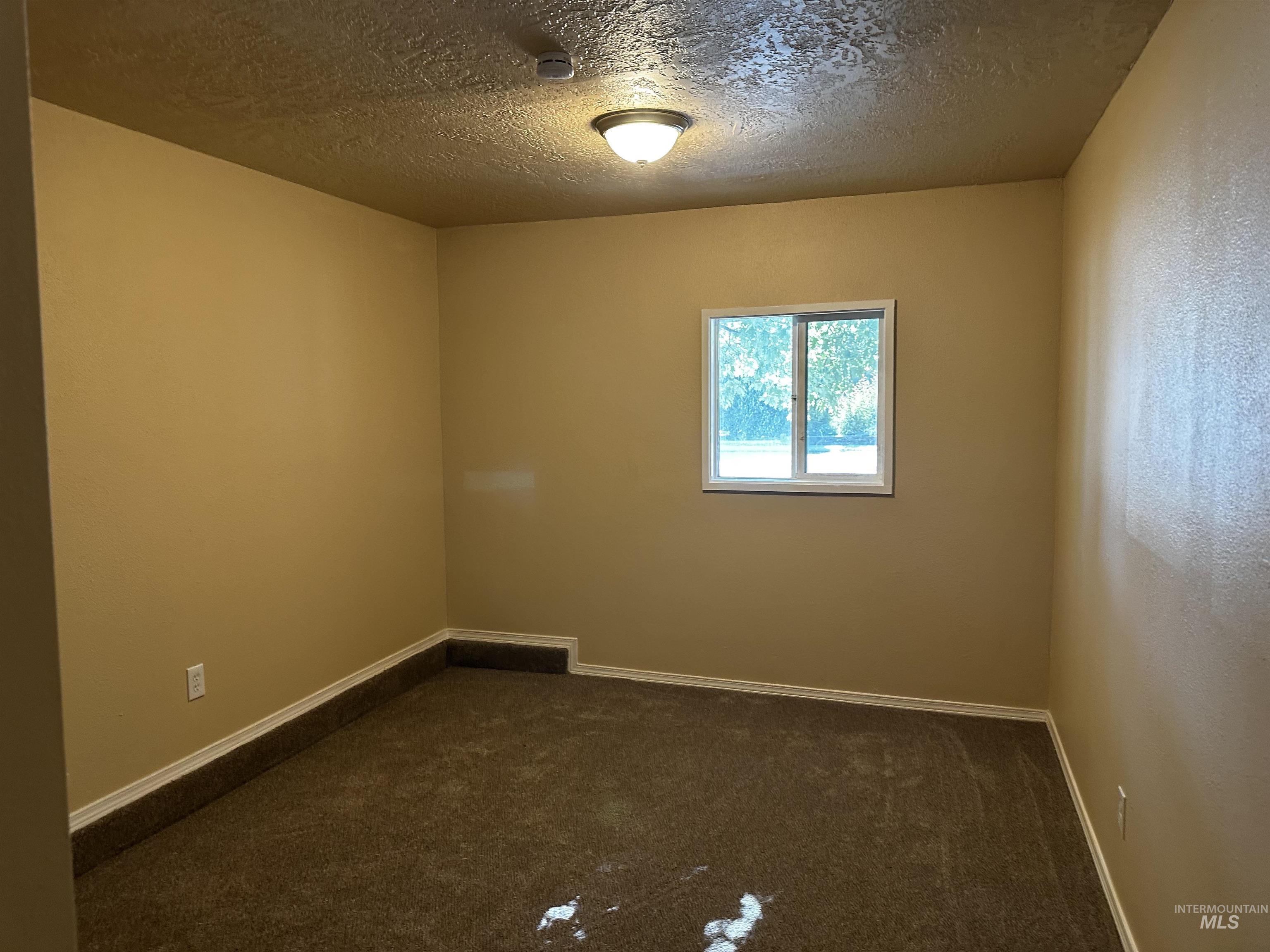 1009 Poppy Dr Property Photo 9