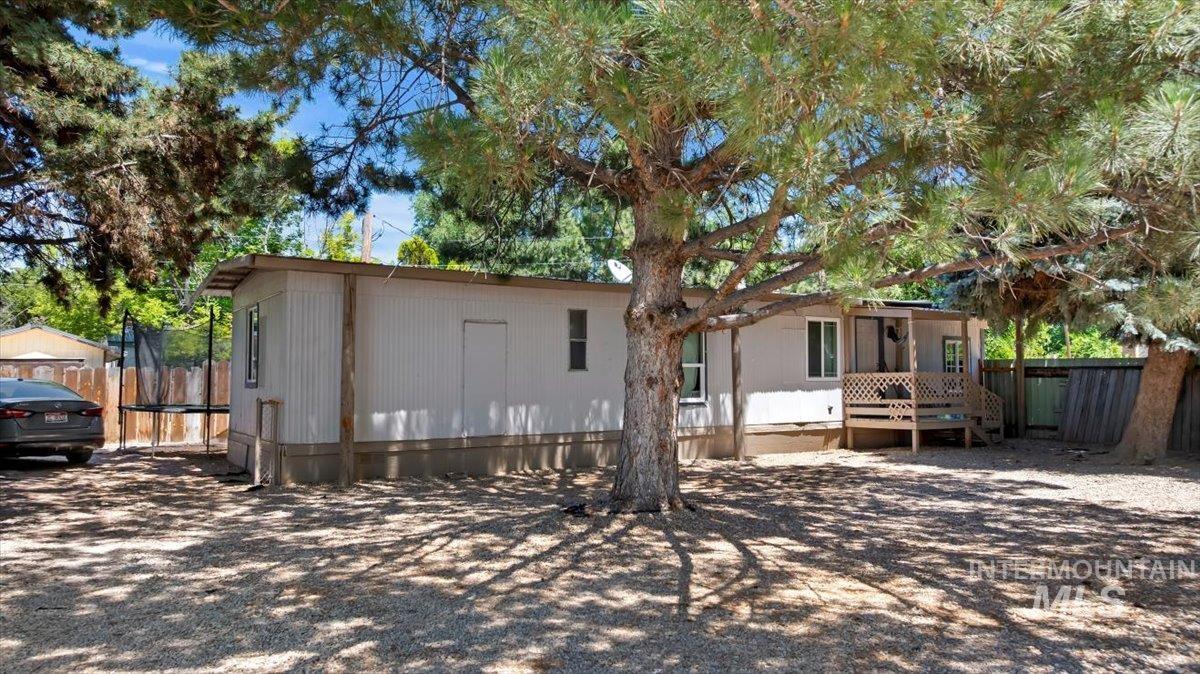 11194 Linda St Property Photo 1