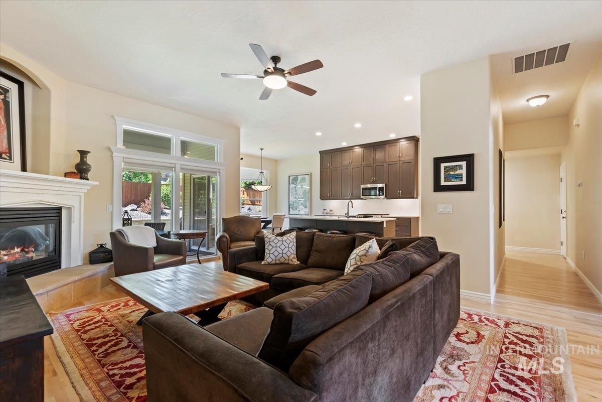 4243 E Aphrodite Ct Property Photo 8