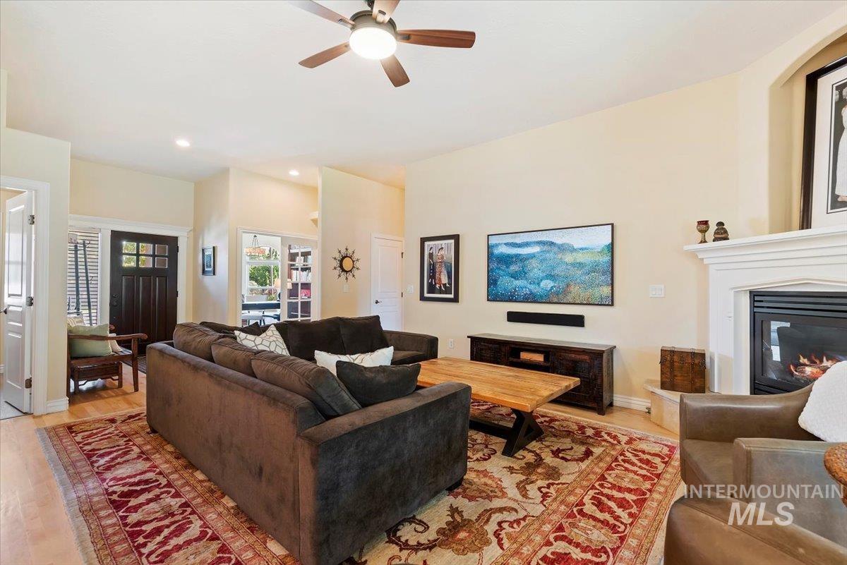 4243 E Aphrodite Ct Property Photo 9