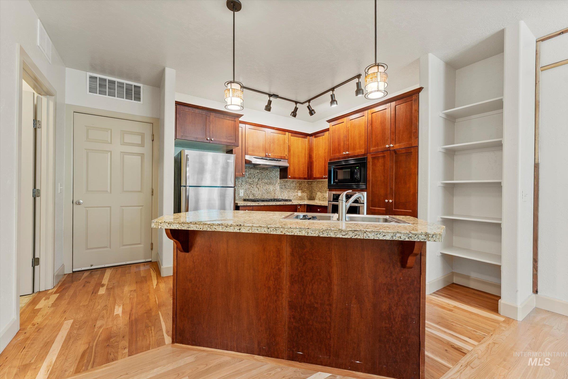 1244 E Winding Creek Drive Property Photo 2