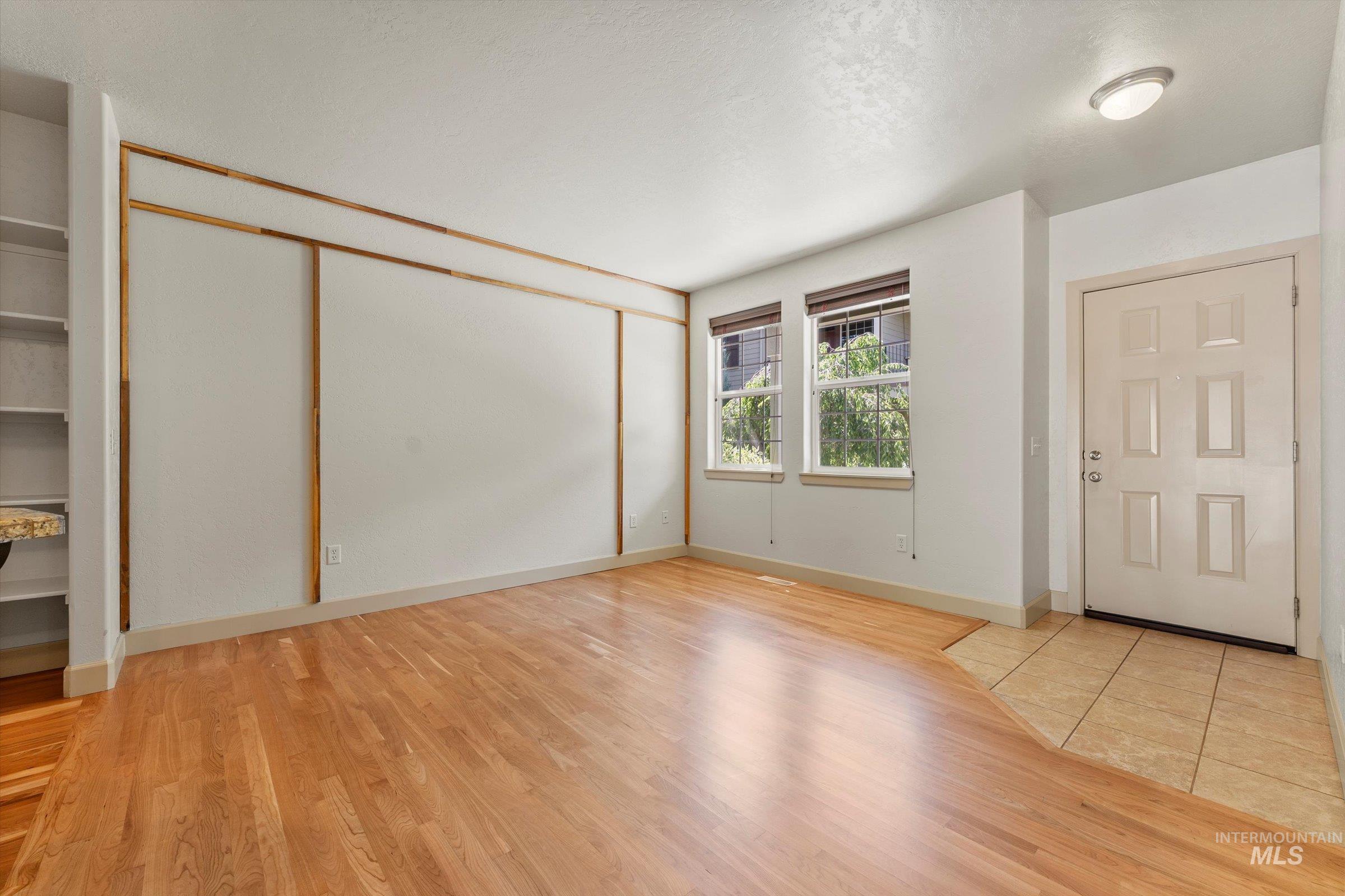 1244 E Winding Creek Drive Property Photo 8
