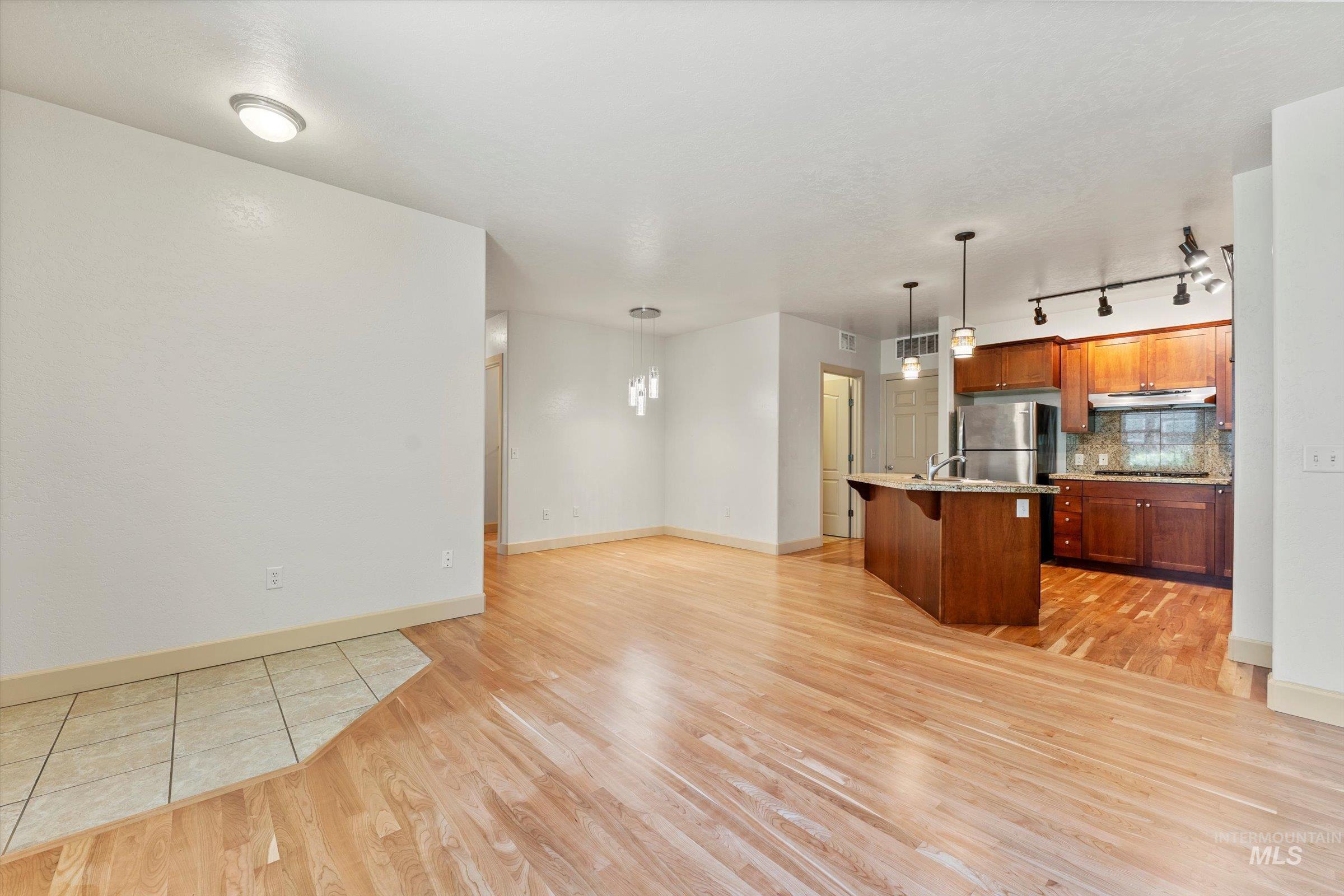 1244 E Winding Creek Drive Property Photo 9