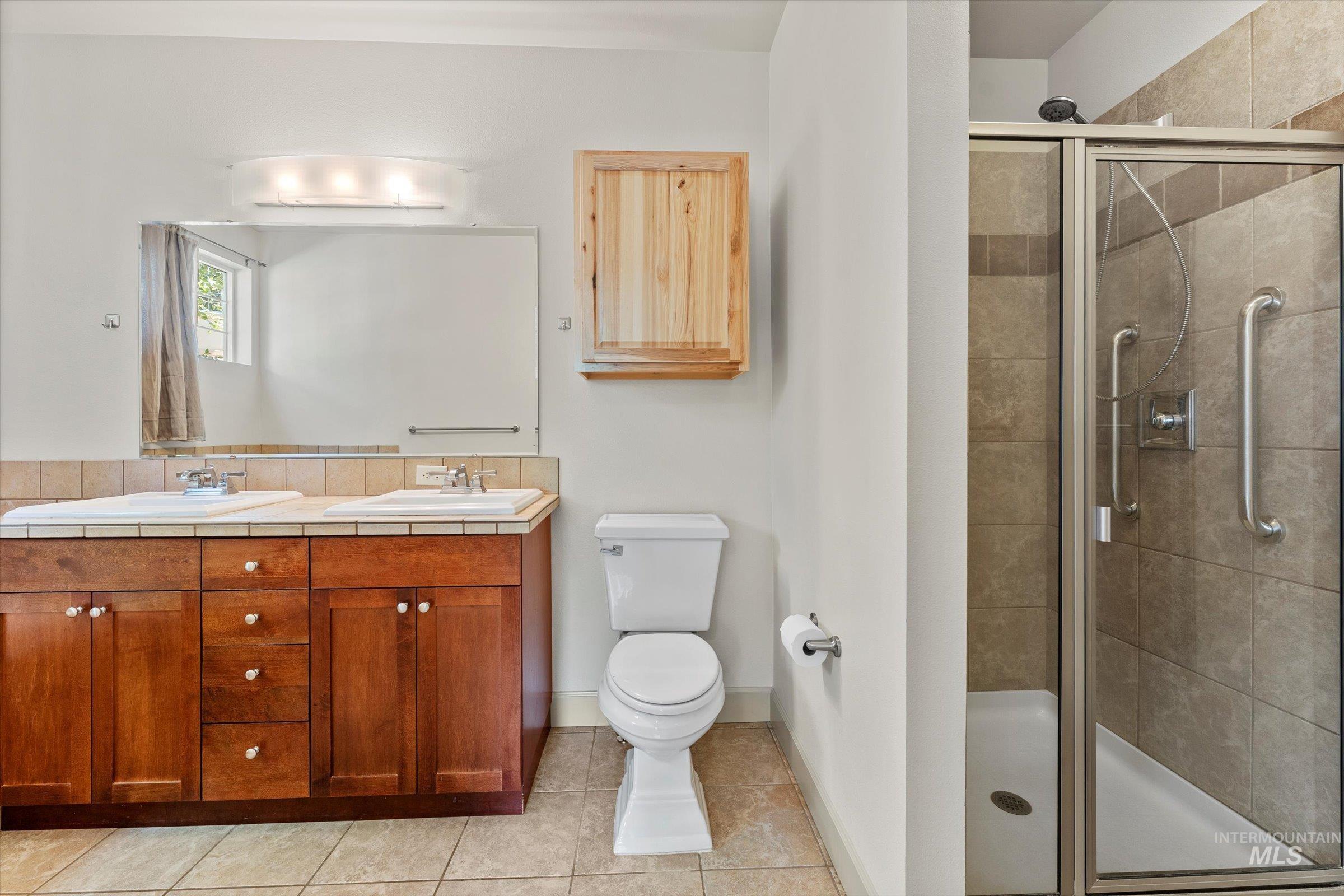 1244 E Winding Creek Drive Property Photo 13