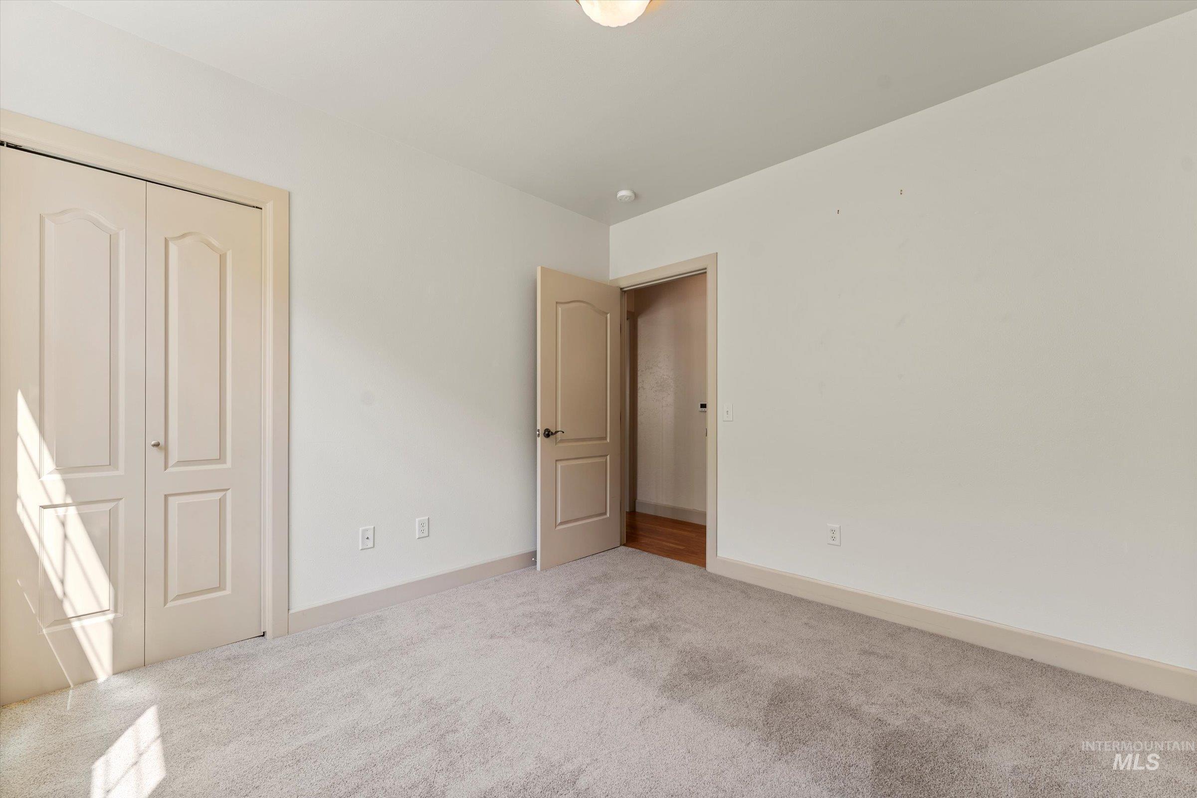 1244 E Winding Creek Drive Property Photo 14