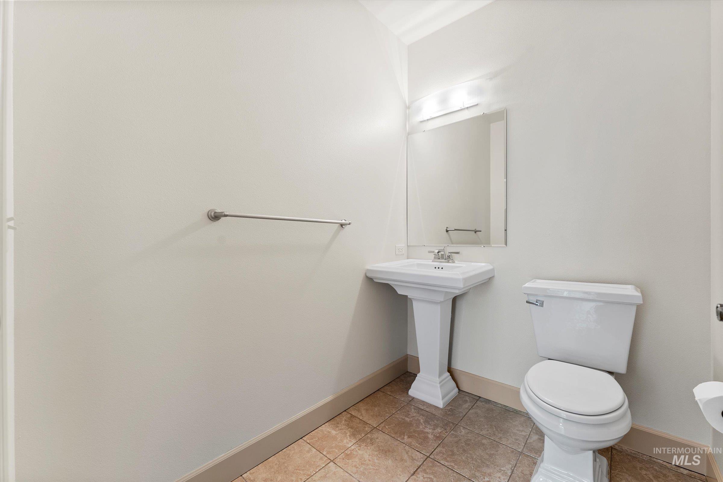 1244 E Winding Creek Drive Property Photo 16