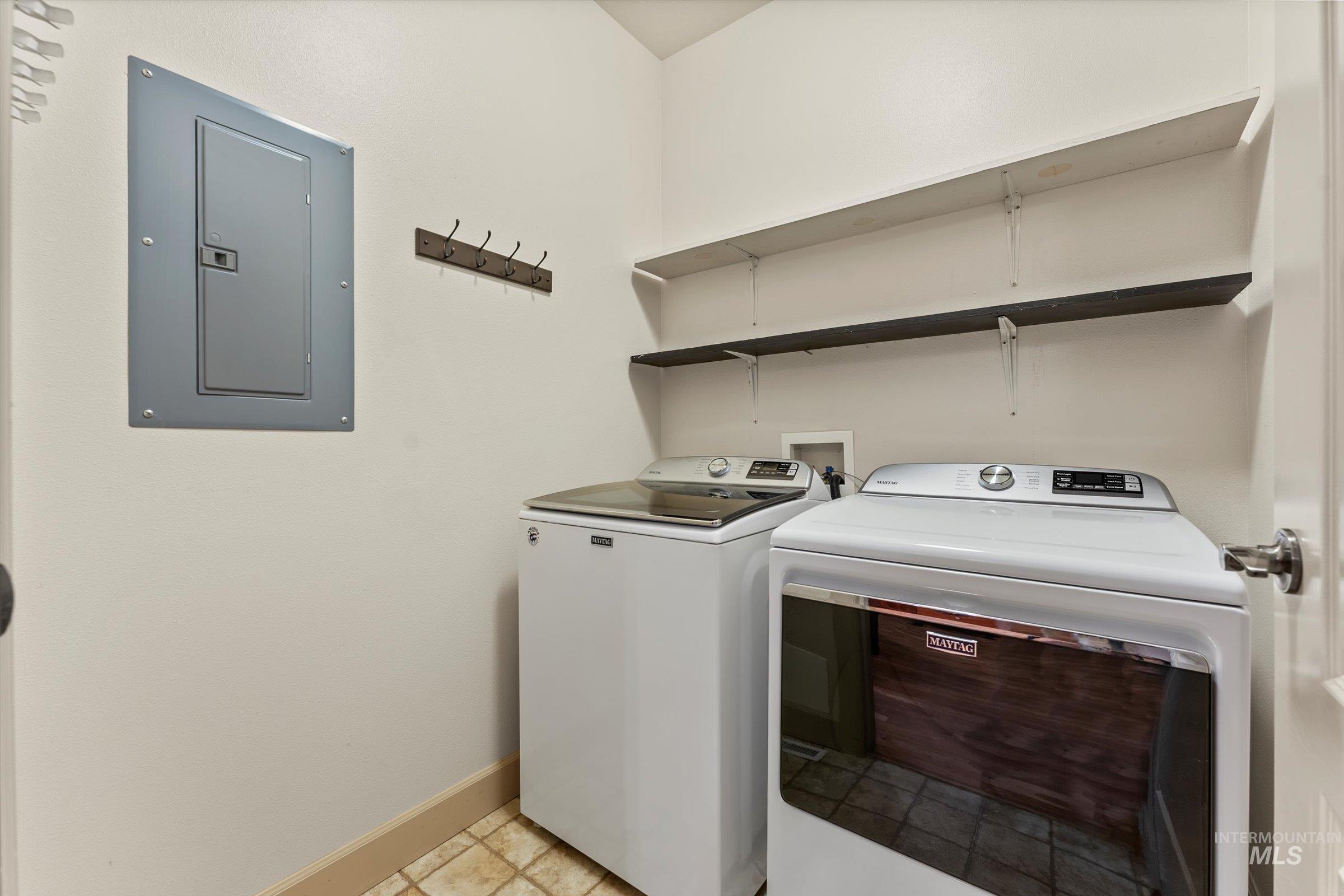 1244 E Winding Creek Drive Property Photo 17