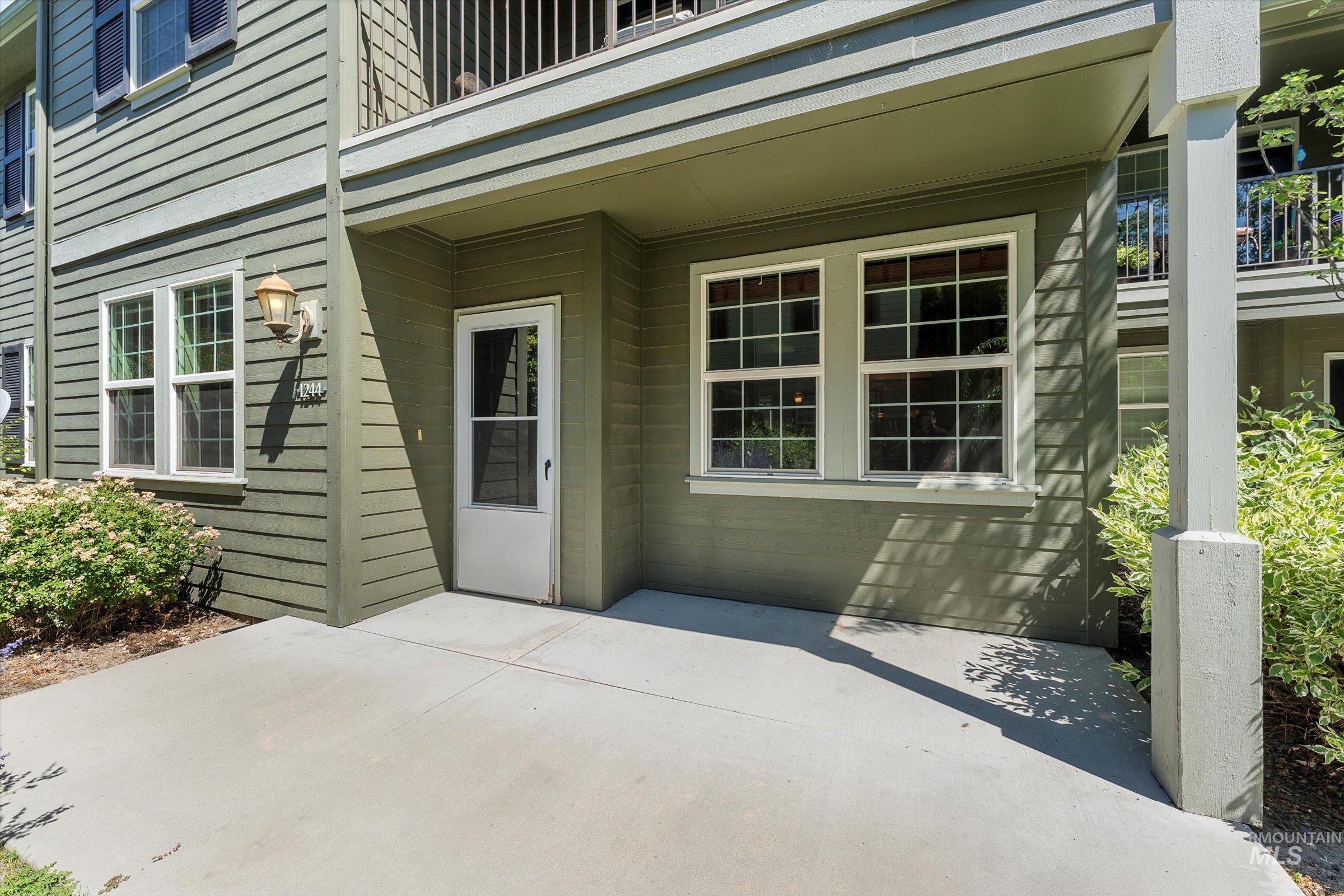 1244 E Winding Creek Drive Property Photo 18
