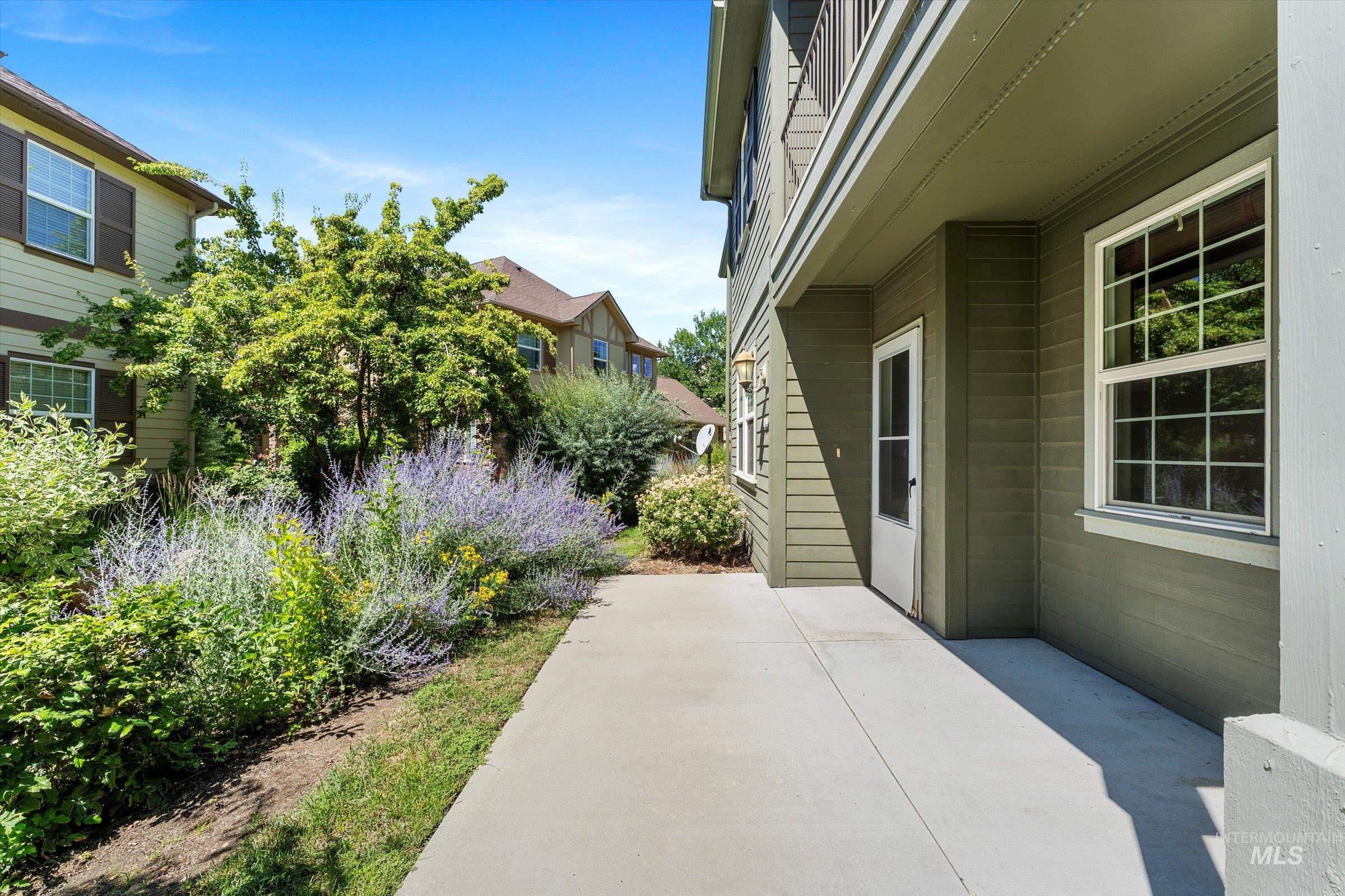 1244 E Winding Creek Drive Property Photo 22