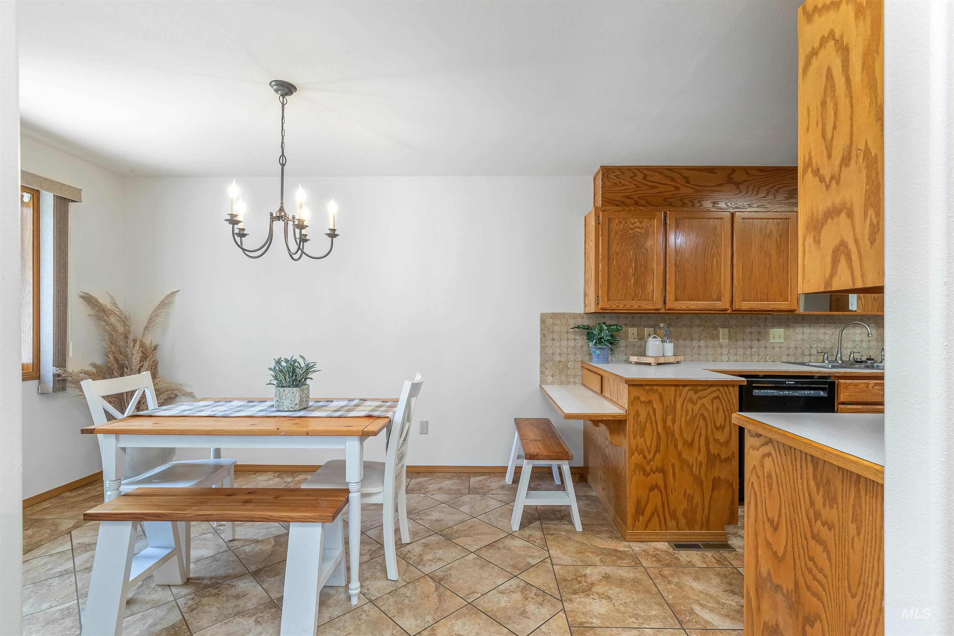 1409 29th St. Property Photo 3