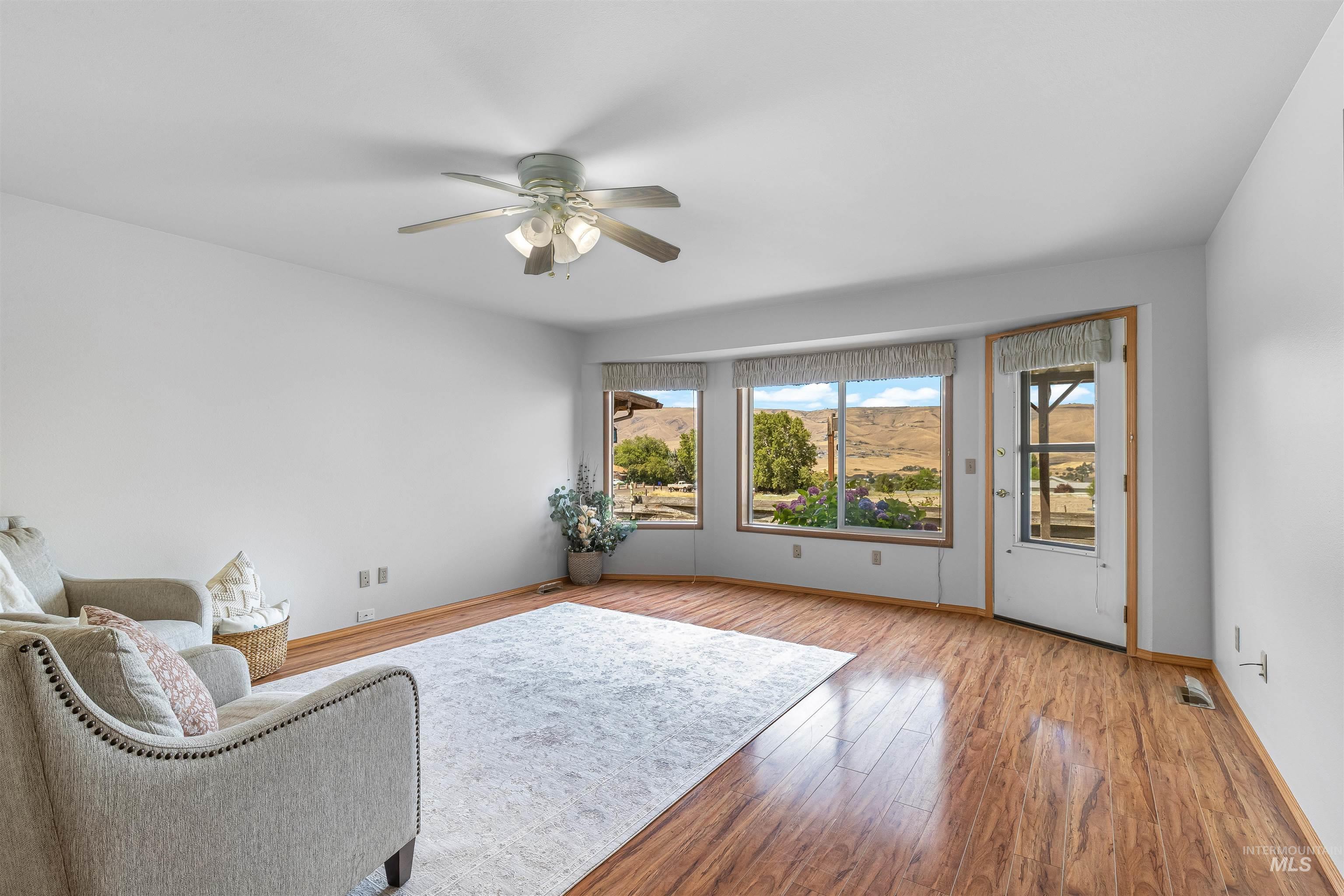 1409 29th St. Property Photo 8