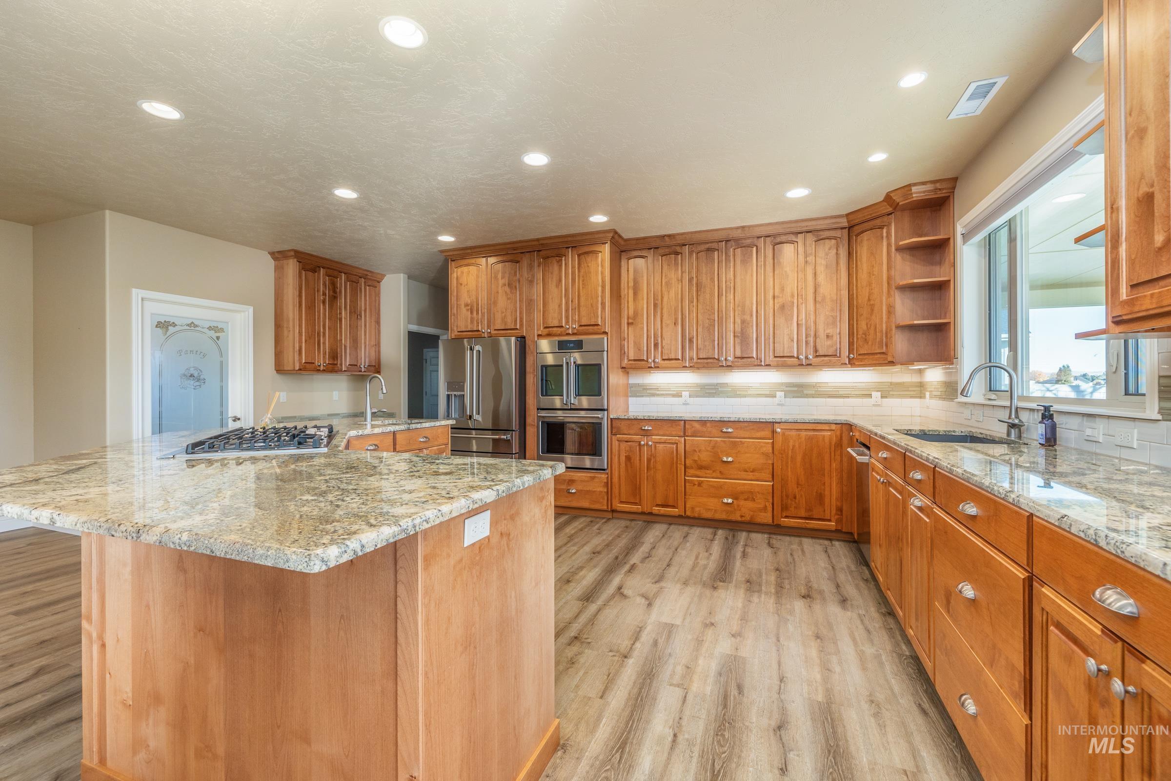 862 Brookwood Dr. Property Photo 12