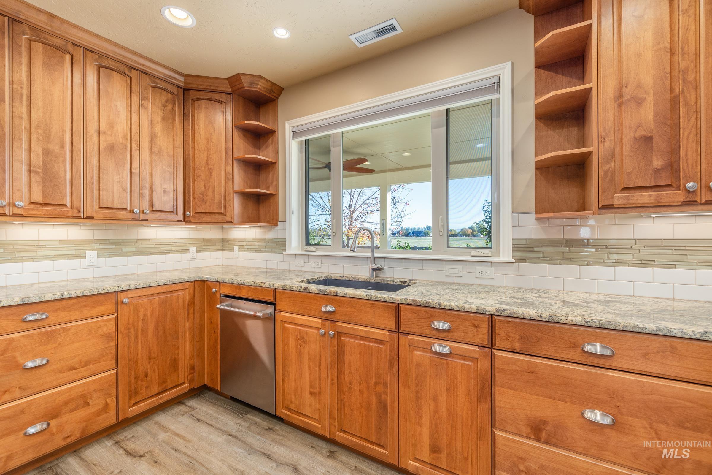 862 Brookwood Dr. Property Photo 13