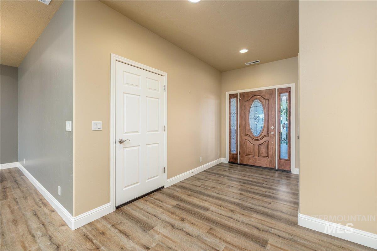 862 Brookwood Dr. Property Photo 20