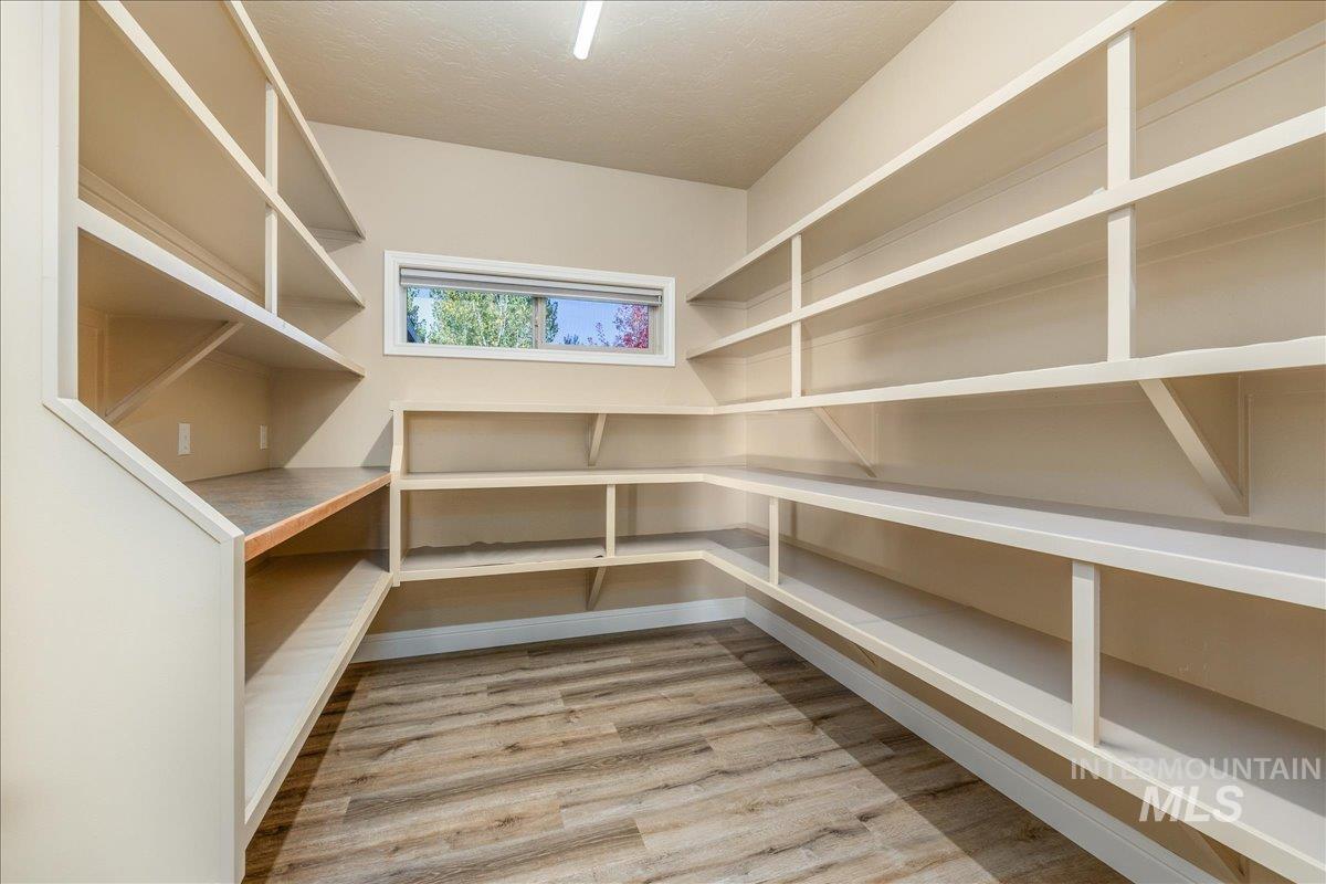 862 Brookwood Dr. Property Photo 22