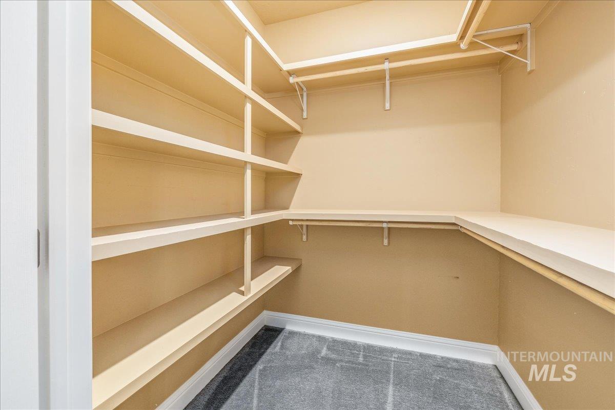 862 Brookwood Dr. Property Photo 28