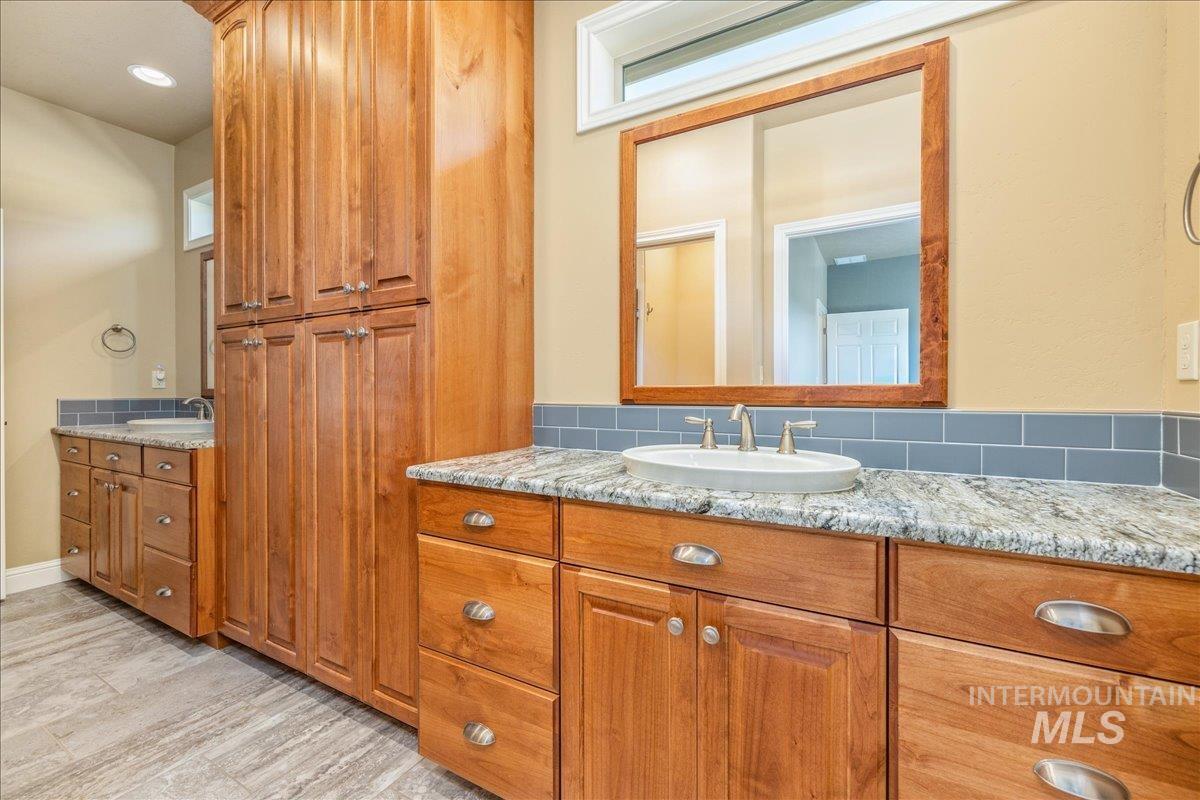 862 Brookwood Dr. Property Photo 32