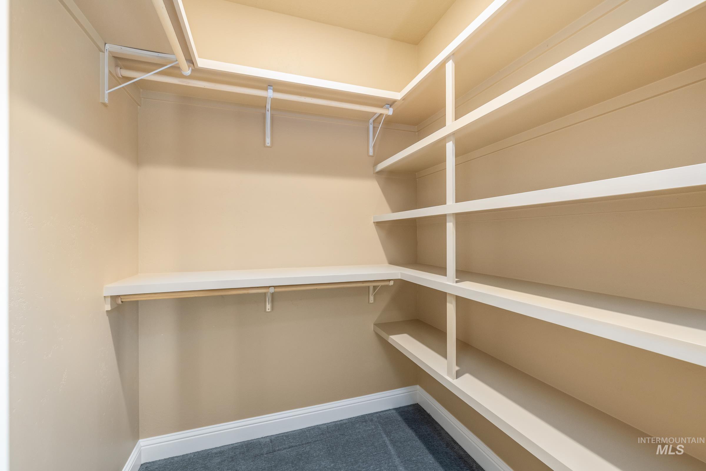 862 Brookwood Dr. Property Photo 34