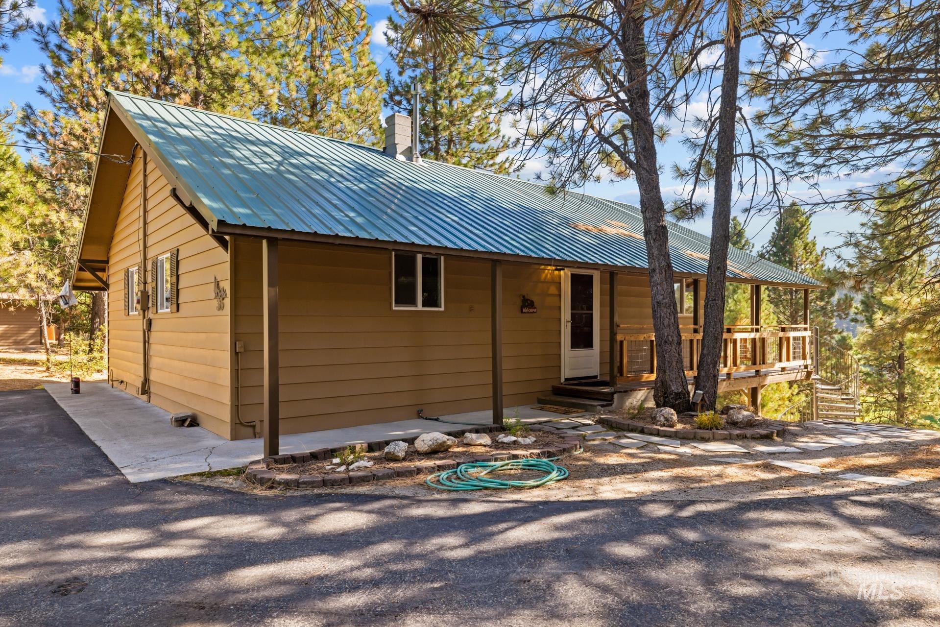 35 Rainbow Ridge Property Photo 2
