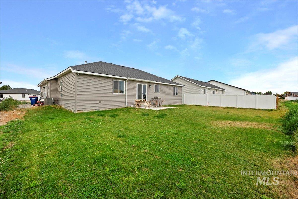 785 Ellie Dr Property Photo 28