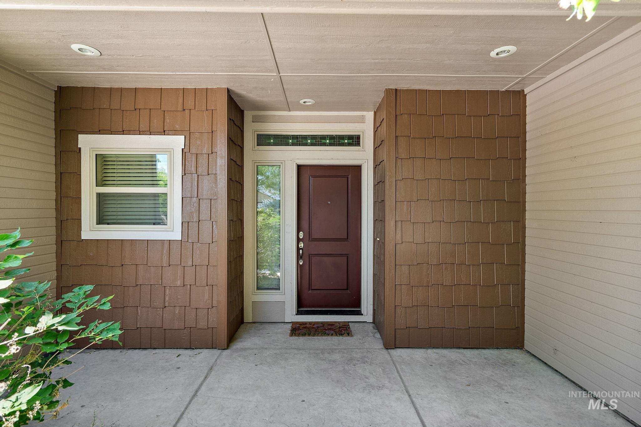 1026 S Riverstone Dr Property Photo 2