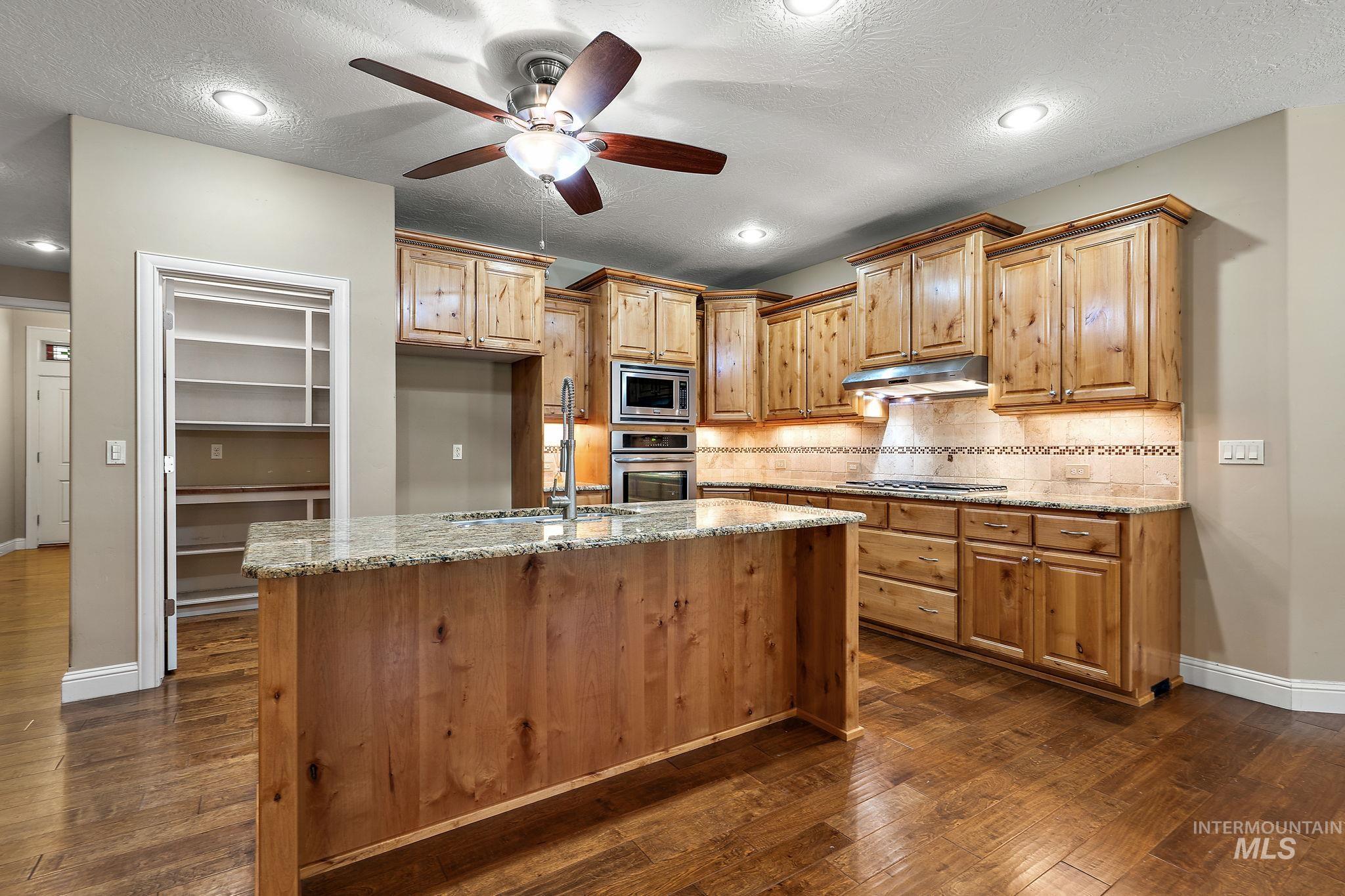 1026 S Riverstone Dr Property Photo 10
