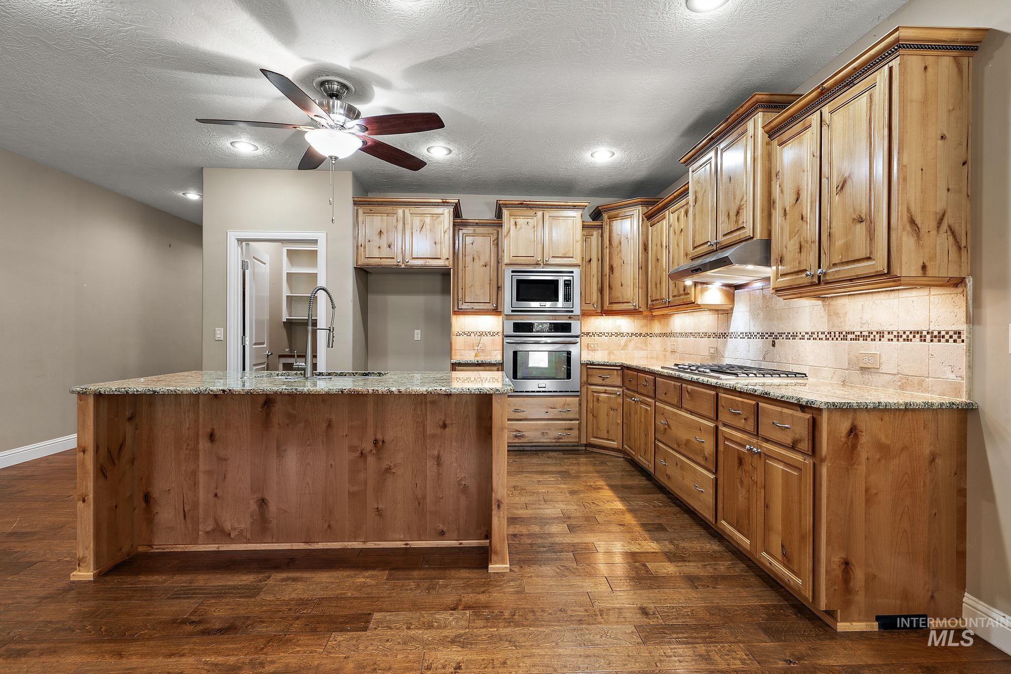 1026 S Riverstone Dr Property Photo 13
