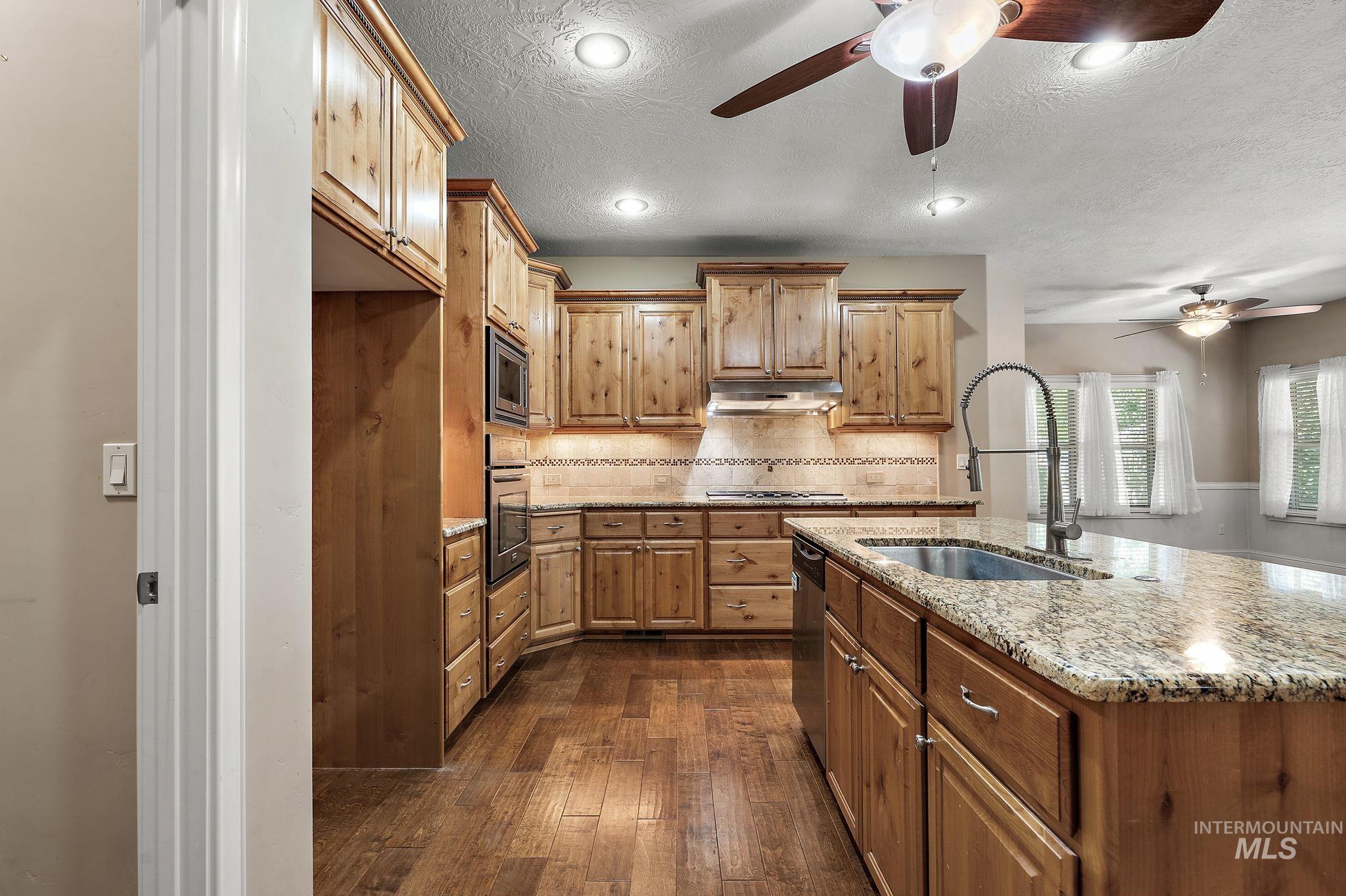 1026 S Riverstone Dr Property Photo 16