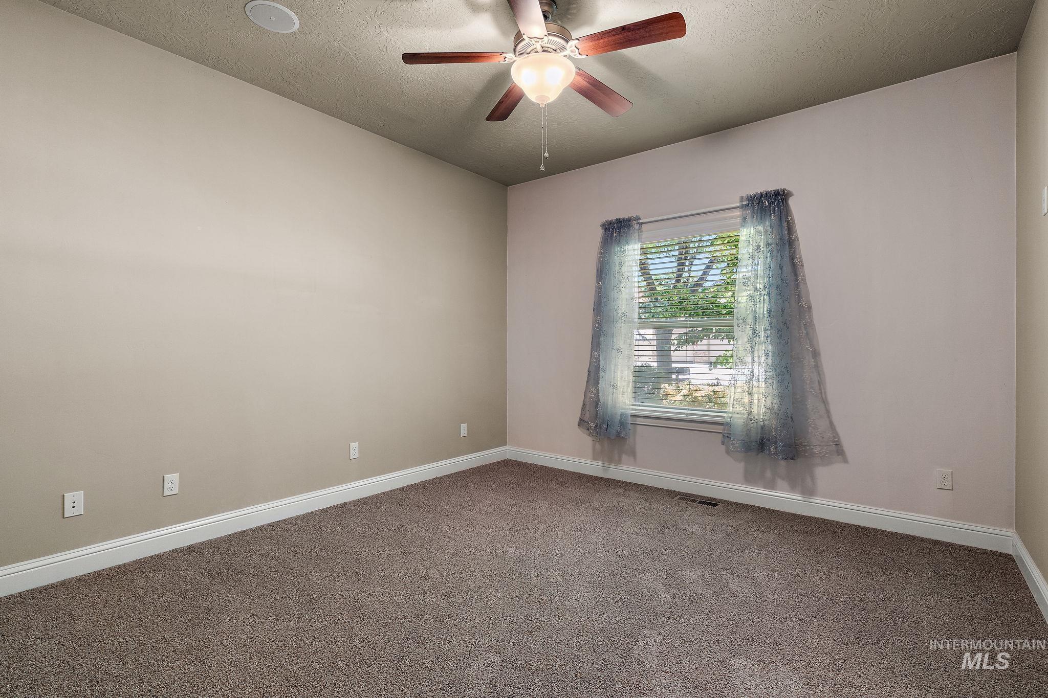 1026 S Riverstone Dr Property Photo 17