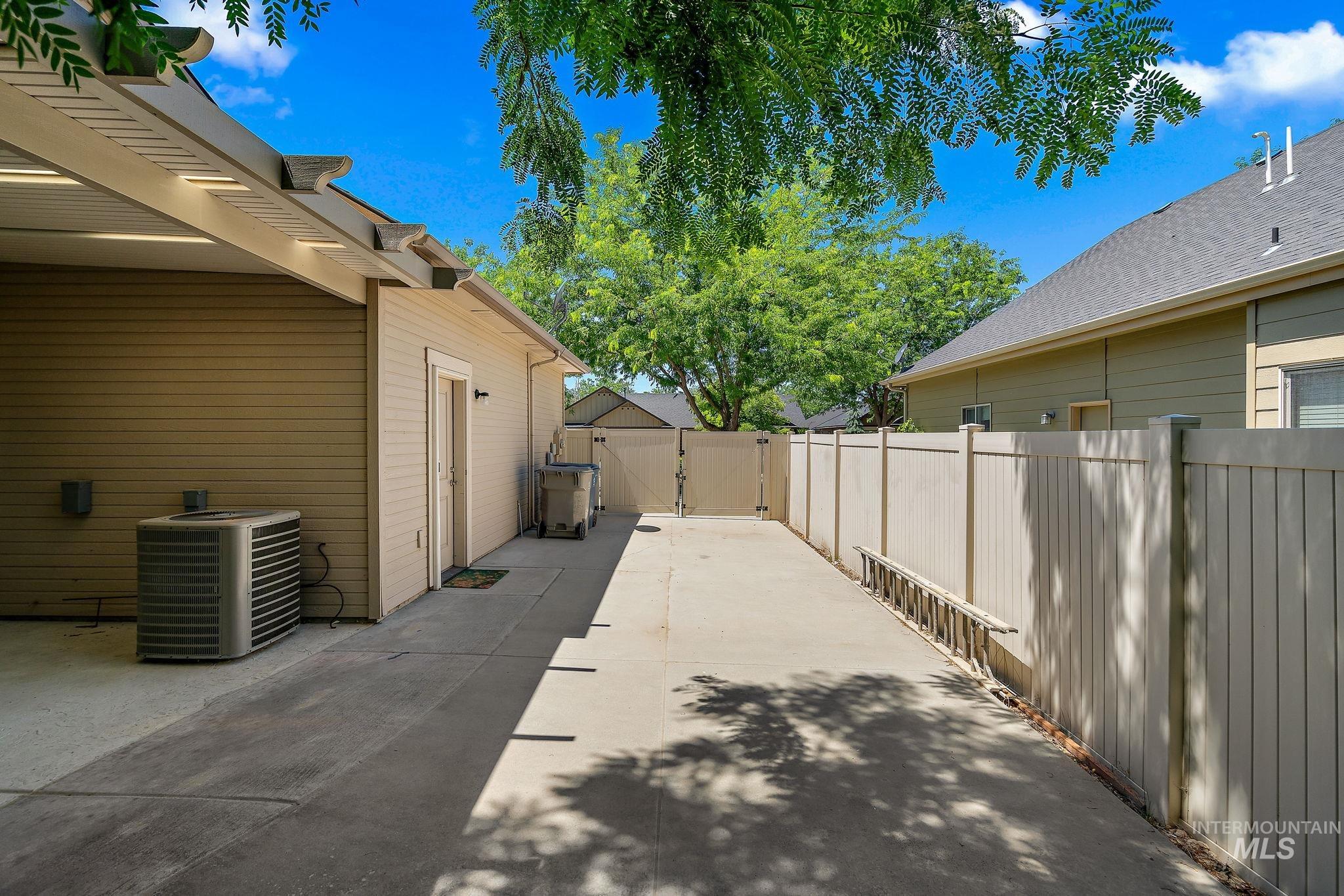1026 S Riverstone Dr Property Photo 42