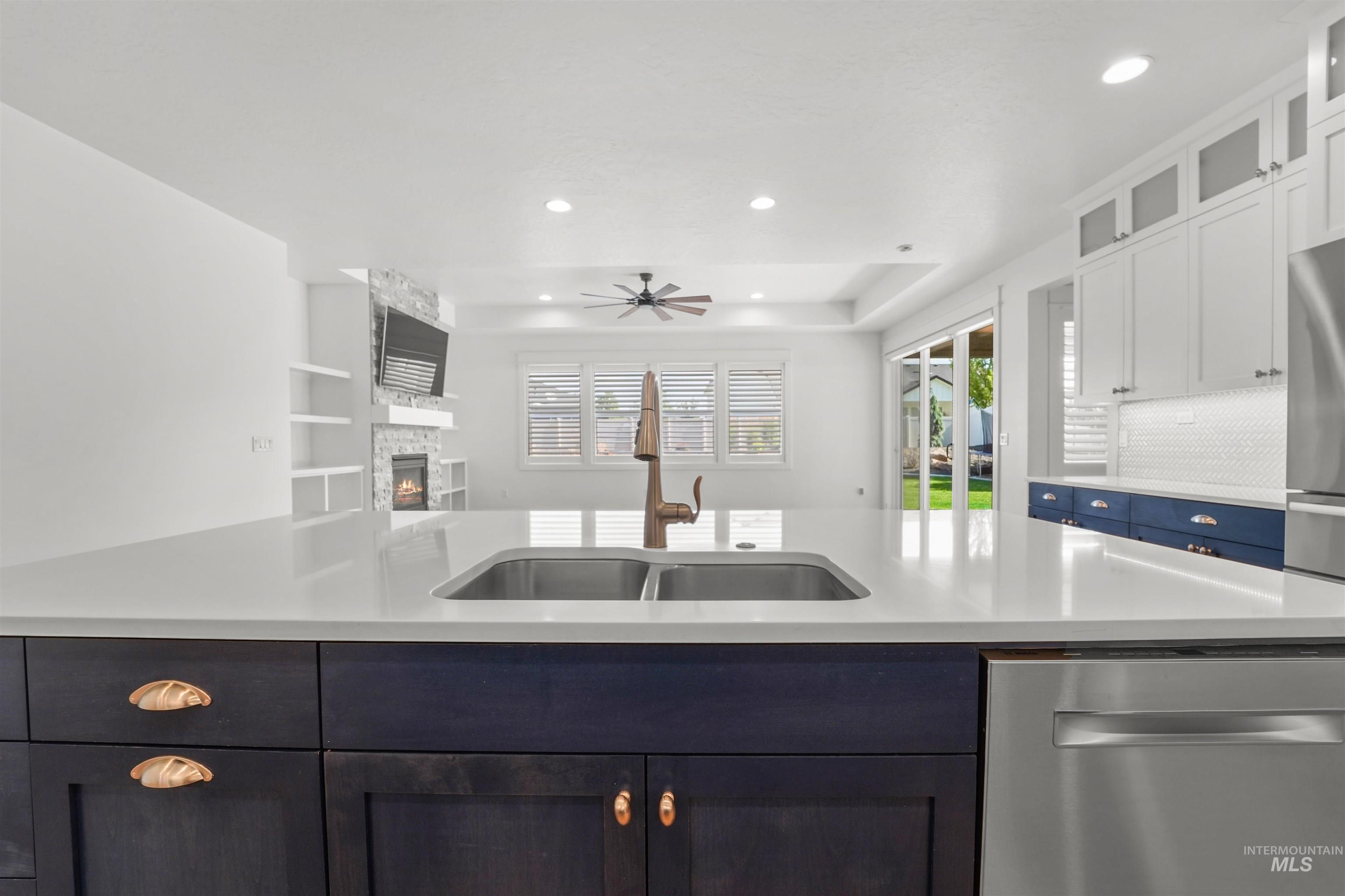 418 Fox Lantern Ct Property Photo 8