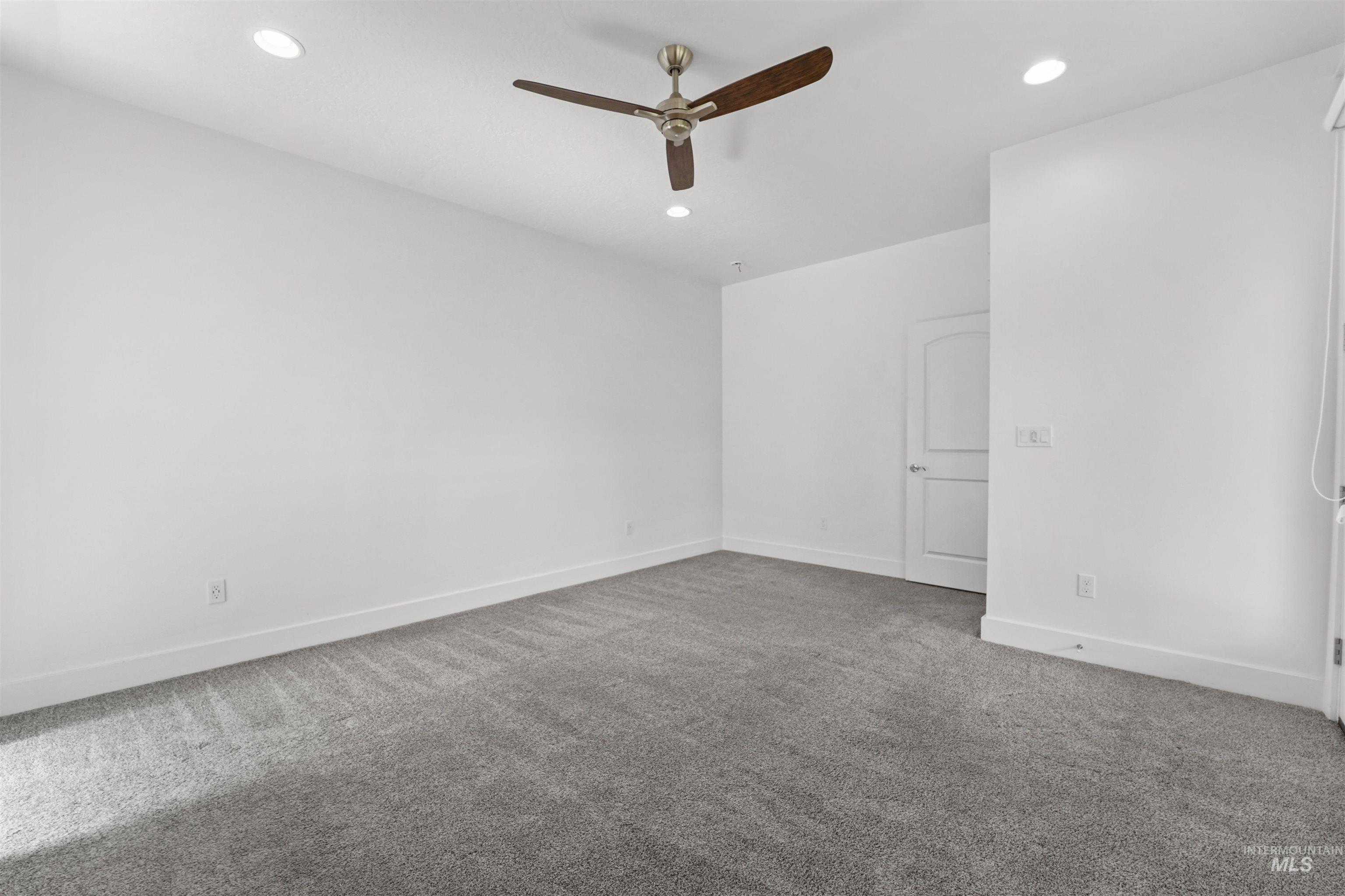 418 Fox Lantern Ct Property Photo 28