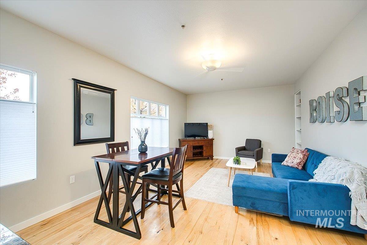 1463 W Grand Ave #104 Property Photo 6