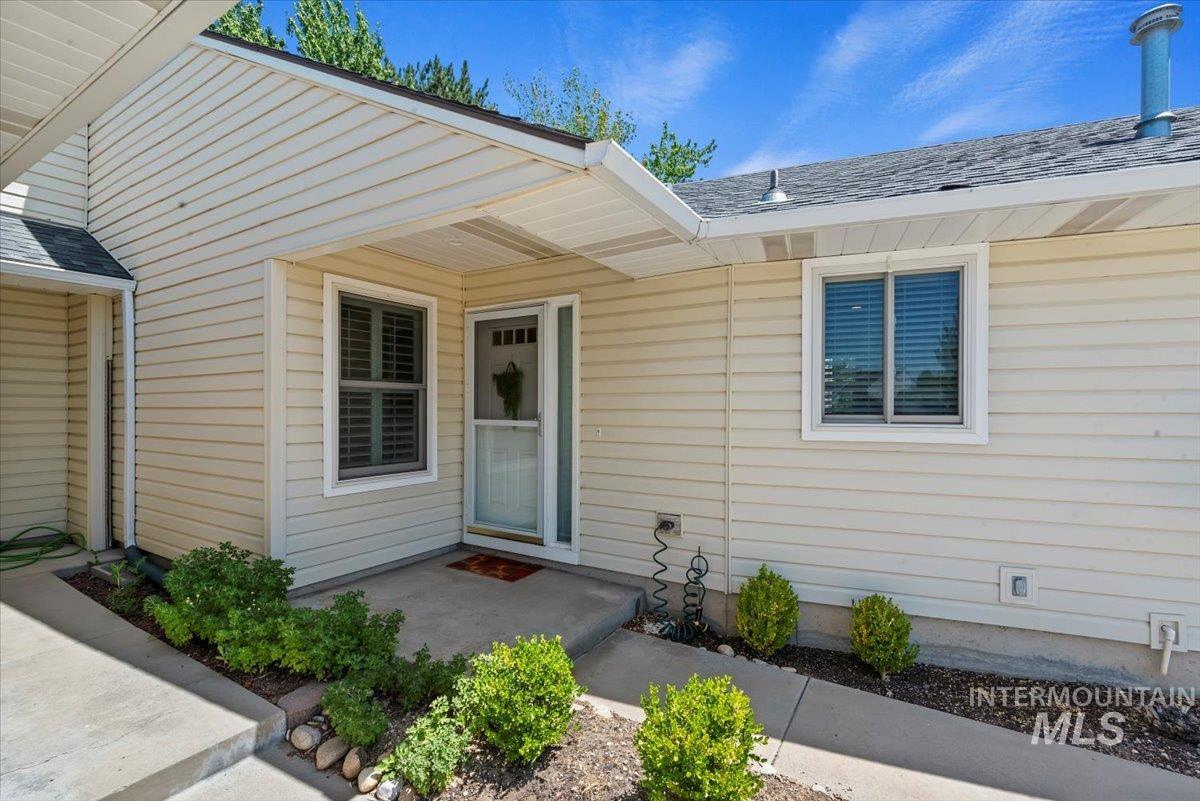 5500 S Adonis Place Property Photo 3